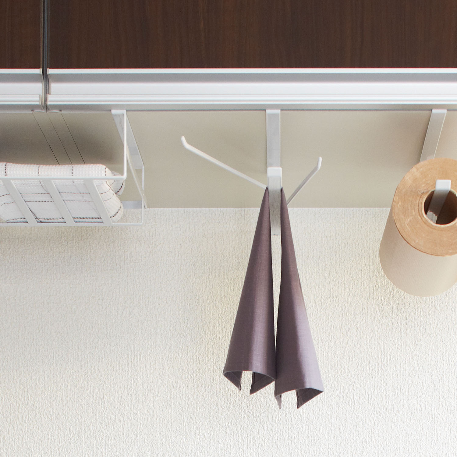 Tower Under Shelf Dish Towel Hanger