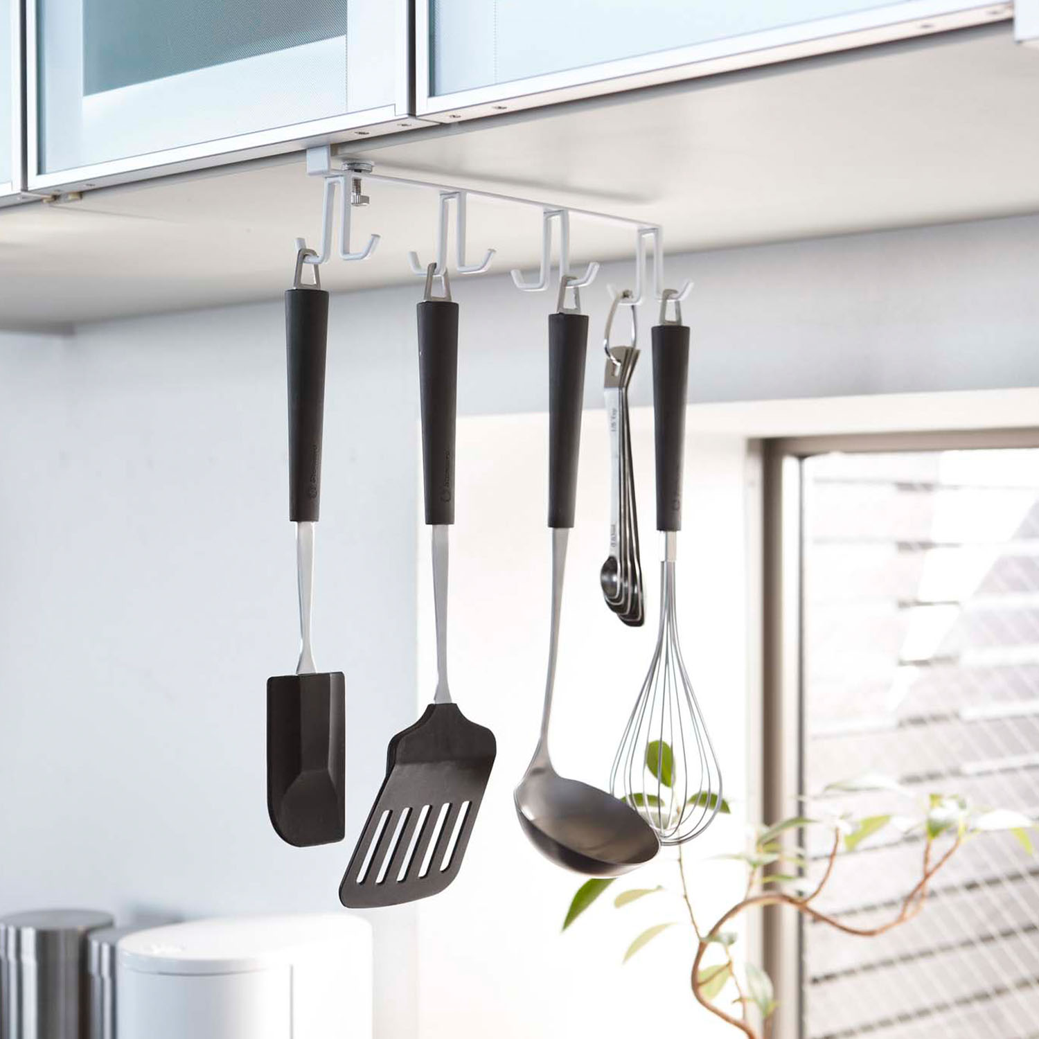 Plate Under Shelf Utensil Storage