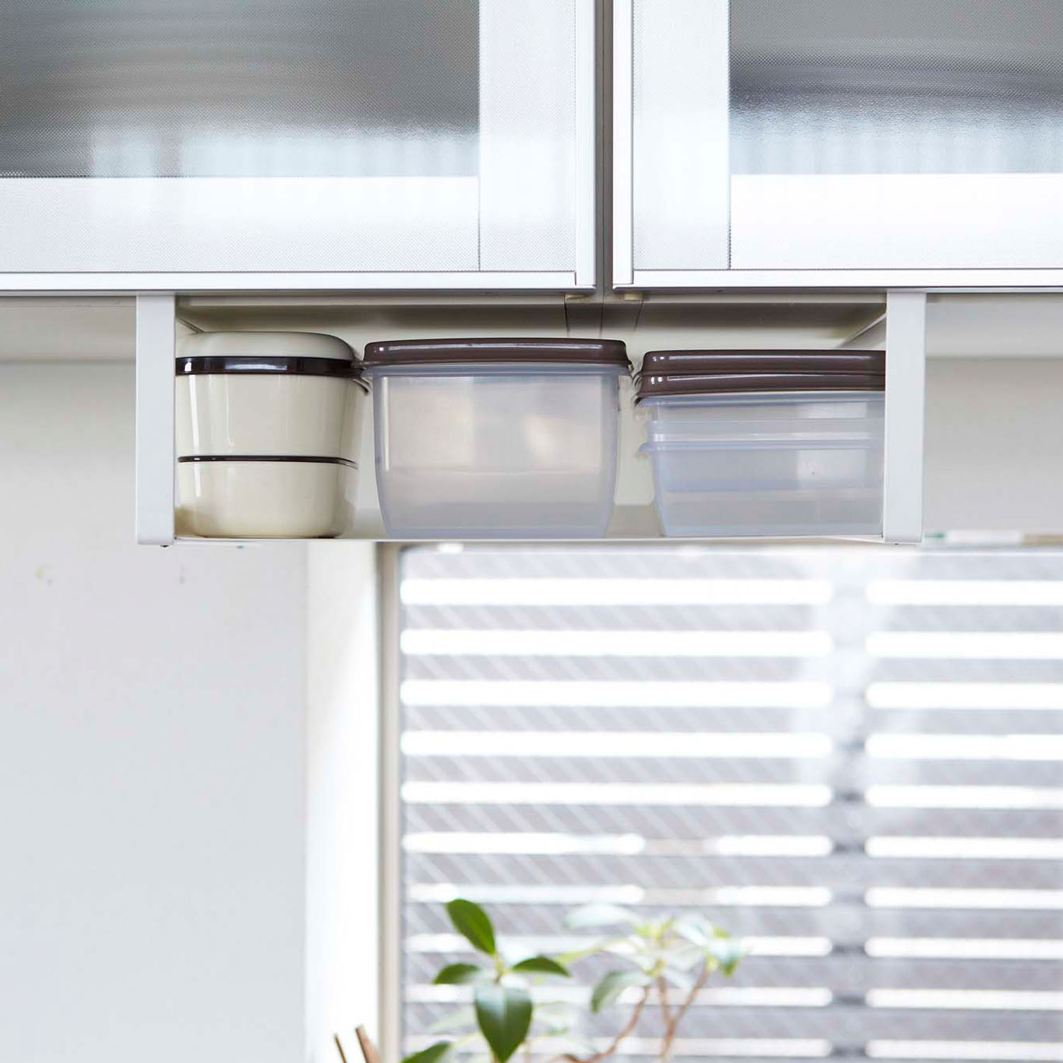Plate Under Shelf Storage Rack