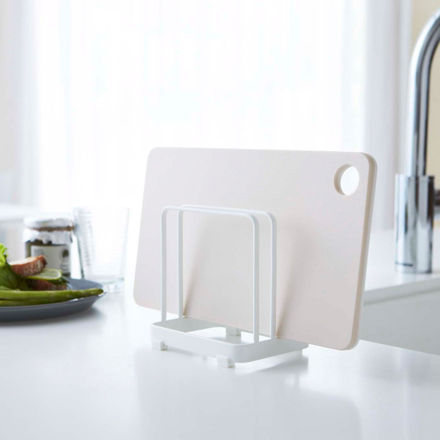 Plate Cutting Board Stand