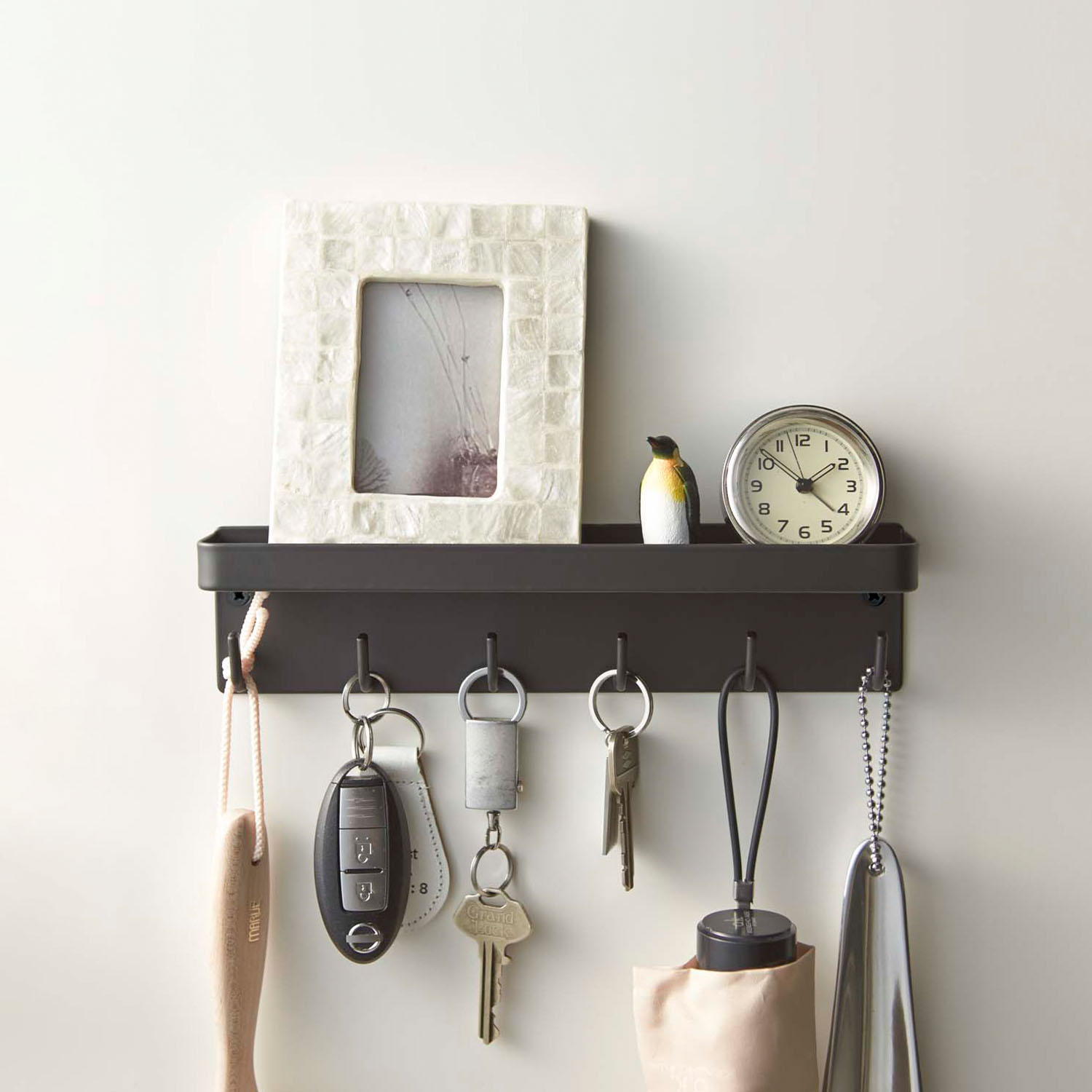 Smart Magnetic Key Rack With Tray