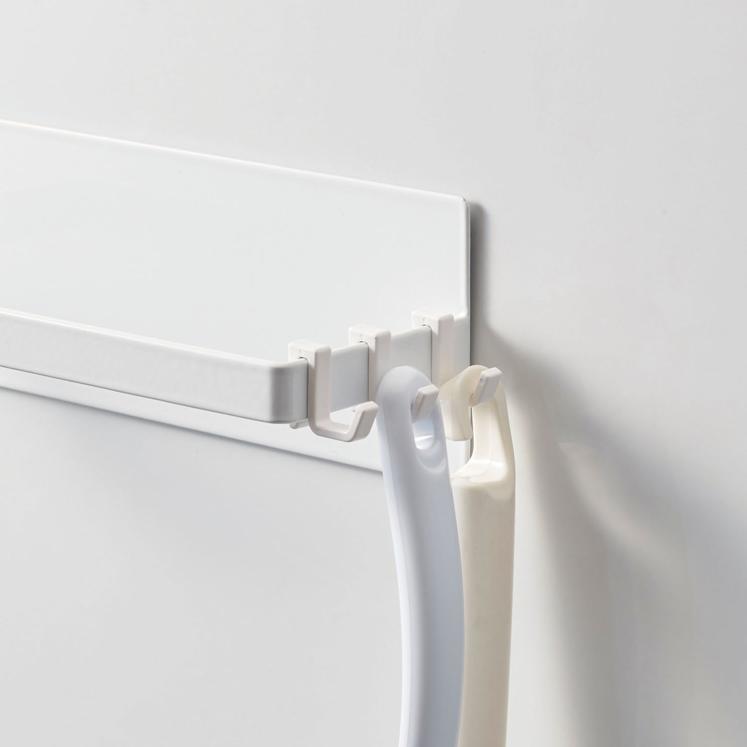 Magnetic Bath Boot Holder Plate