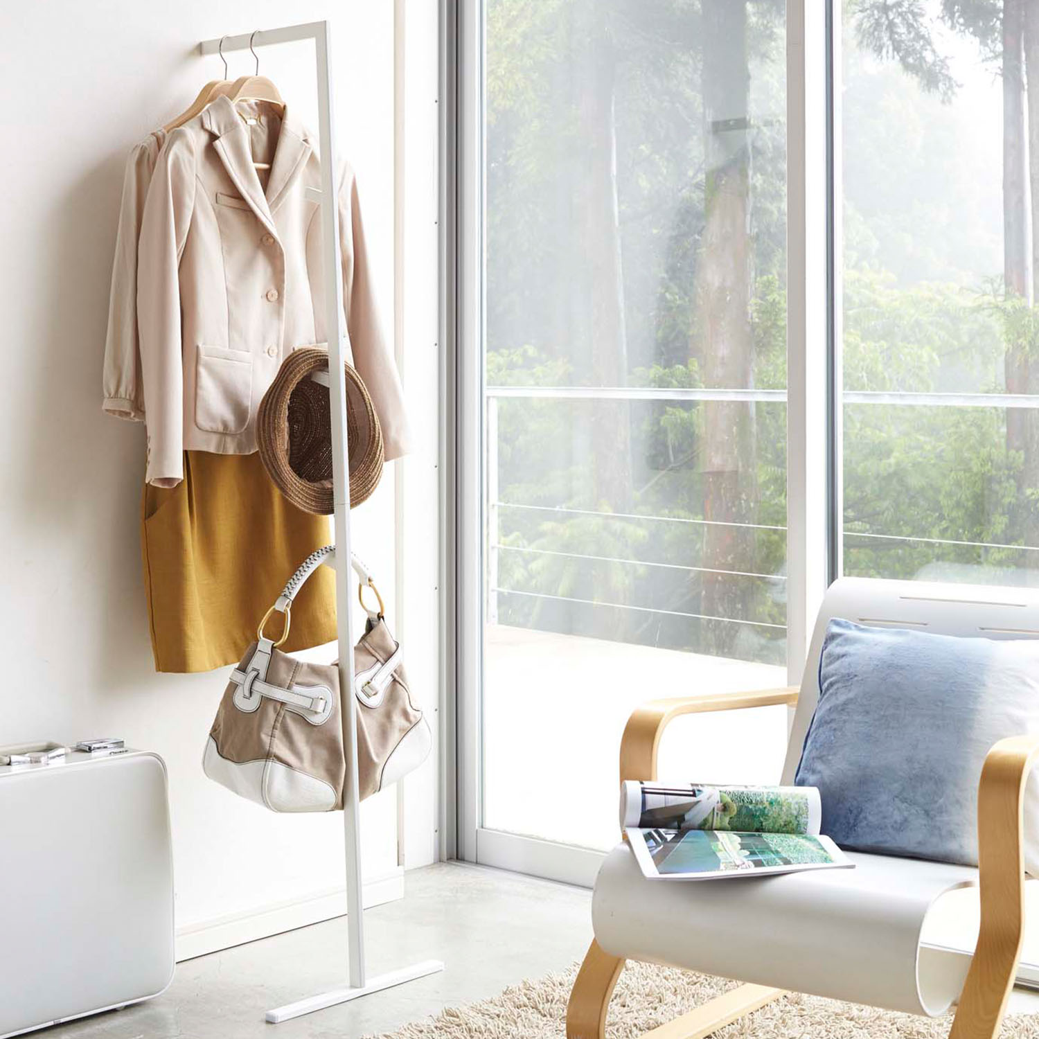 Line Leaning Slim Coat Hanger