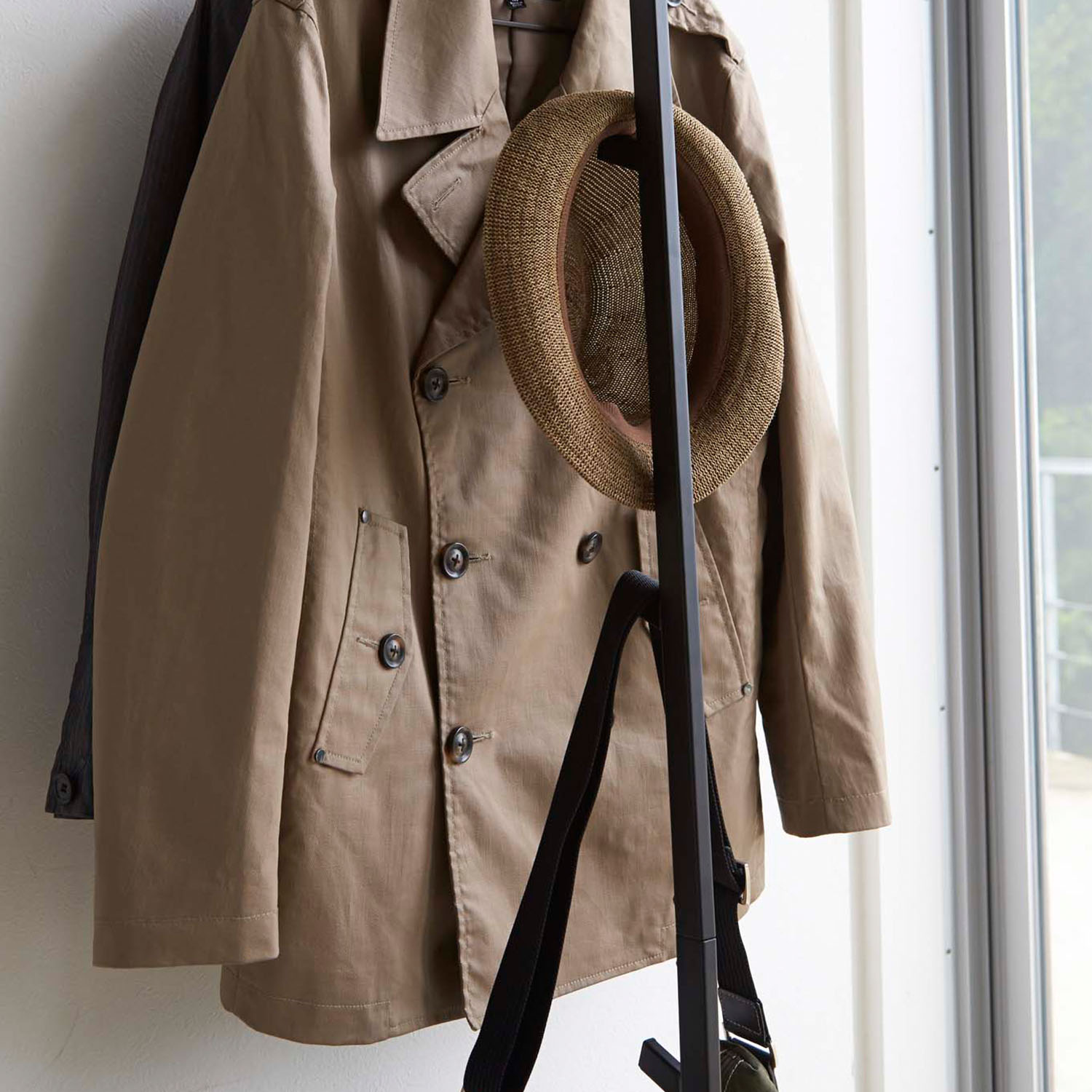 Line Leaning Slim Coat Hanger