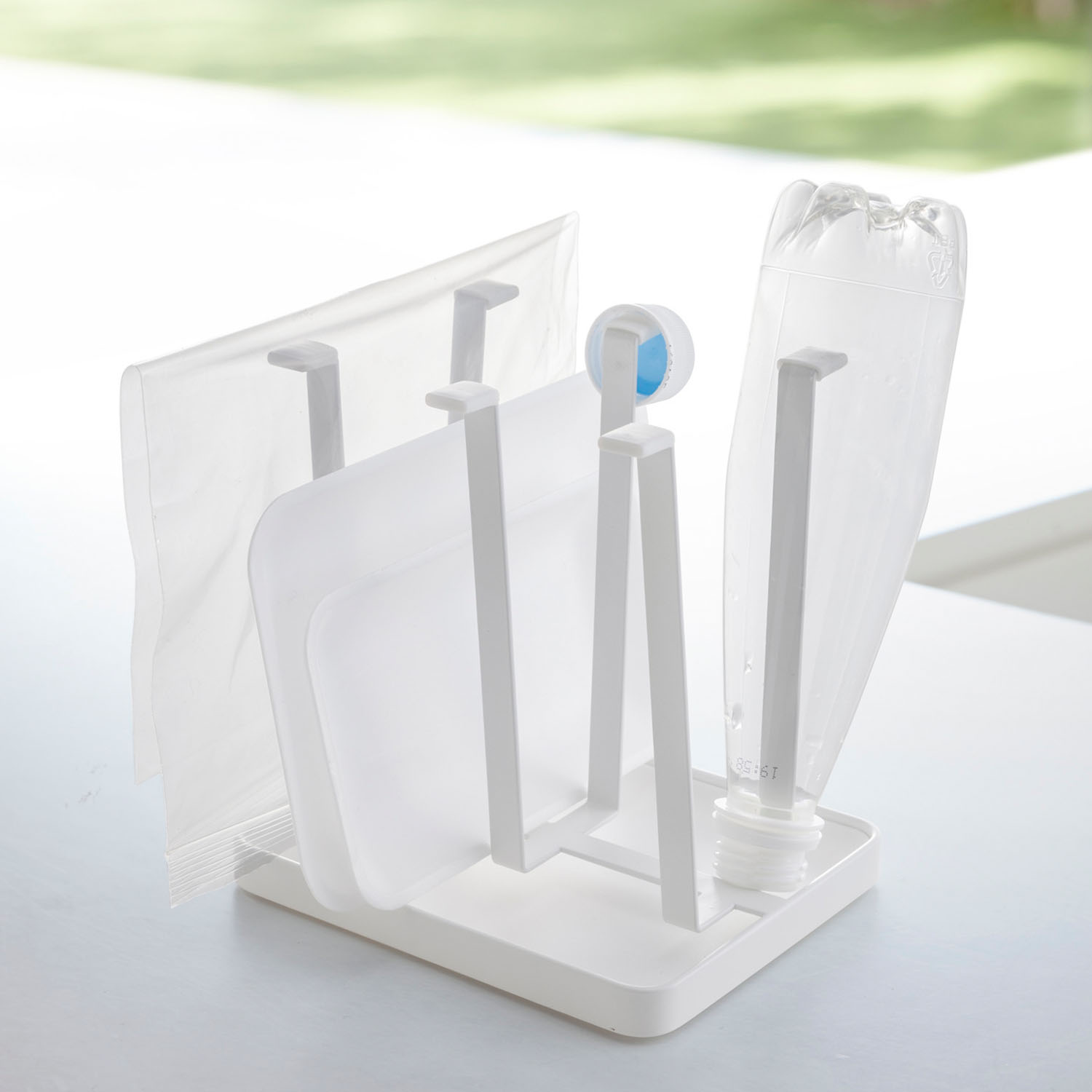 Tower Slim Glass Stand