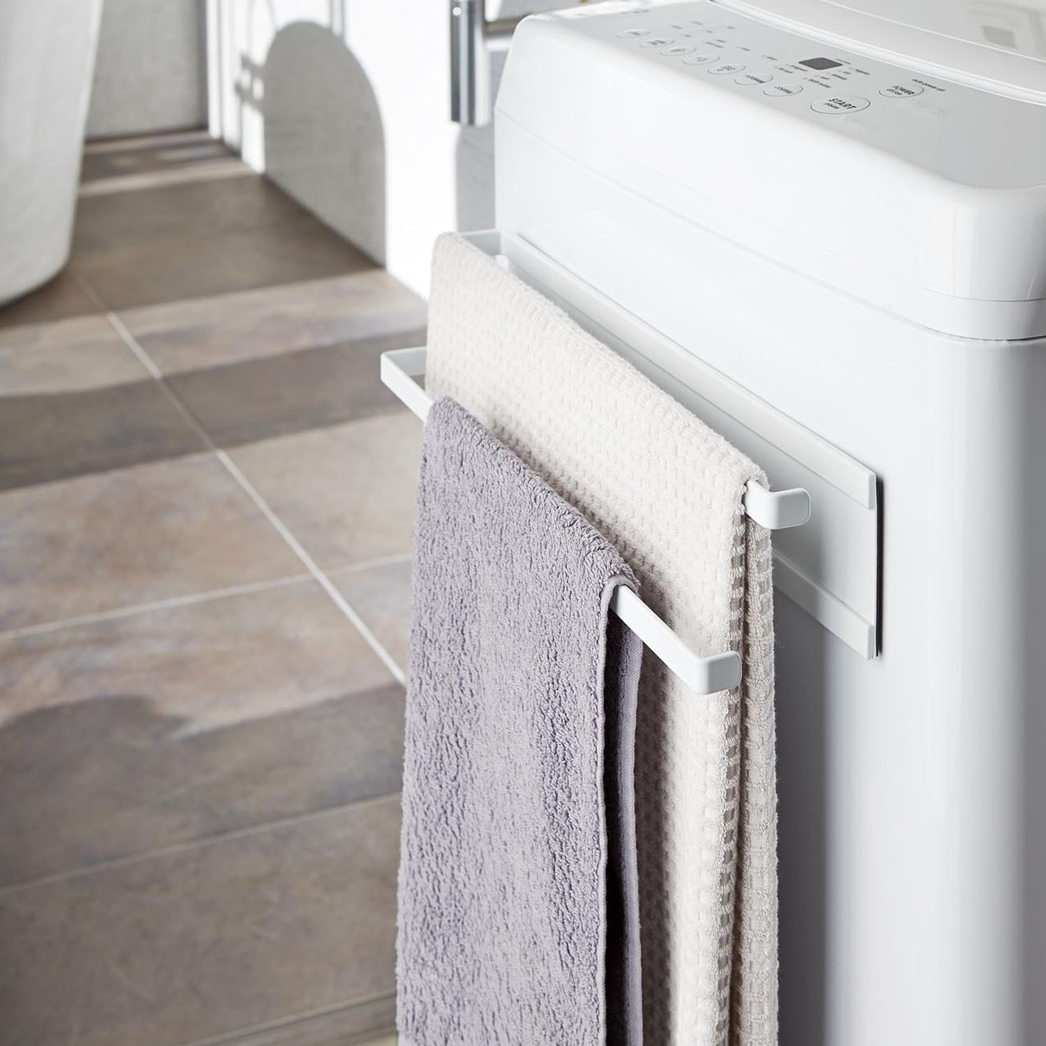 Tower Magnet Towel Hanger