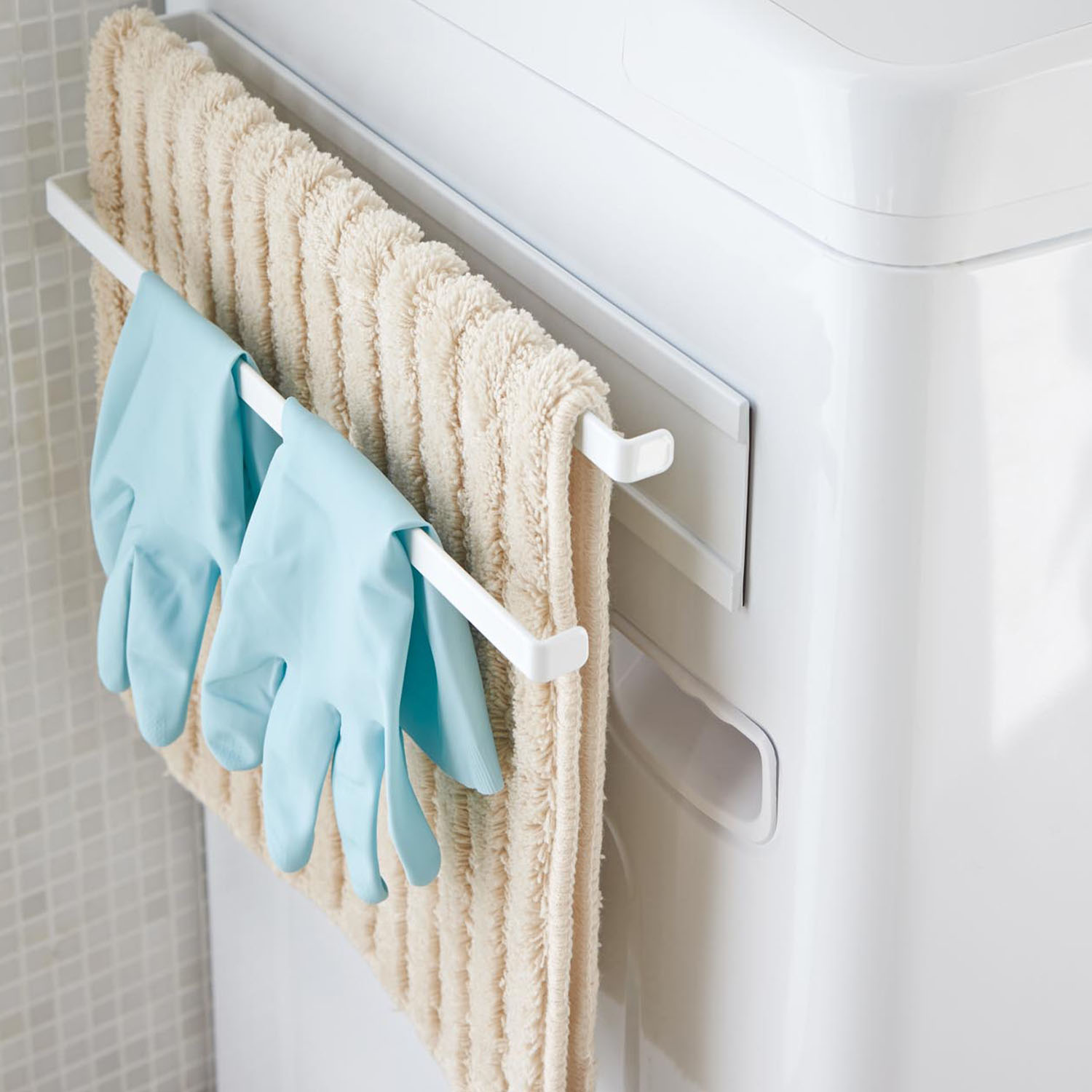 Tower Magnet Towel Hanger