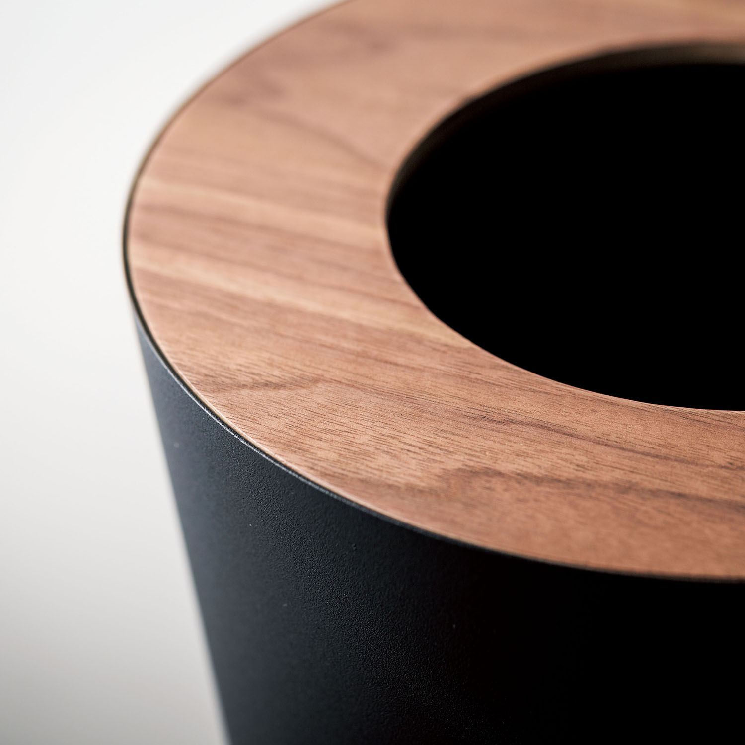 Rin Round Rubbish Bin