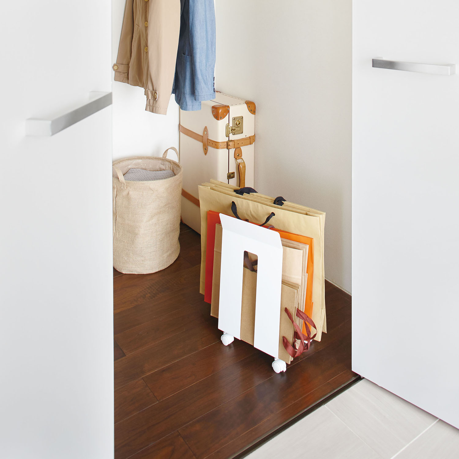 Frame Corrugated Cardboard Box&Paper Bag Stocker