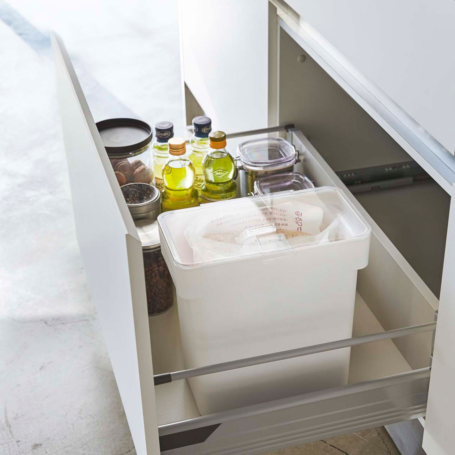 Tower Airtight Food Container With Measuring Cup