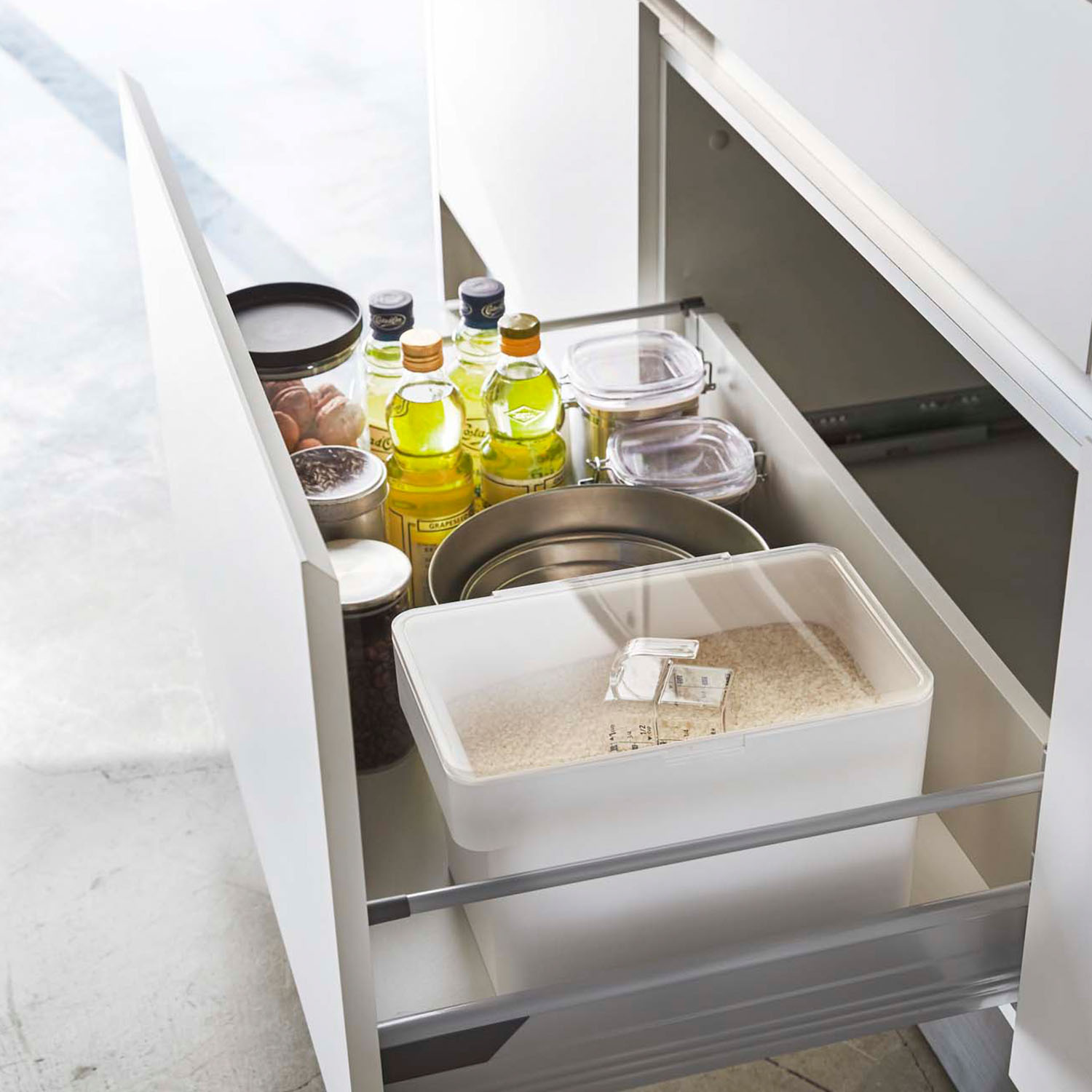 Tower Rice Storage With Scoop Cut-Out (Includes Measuring Cup)