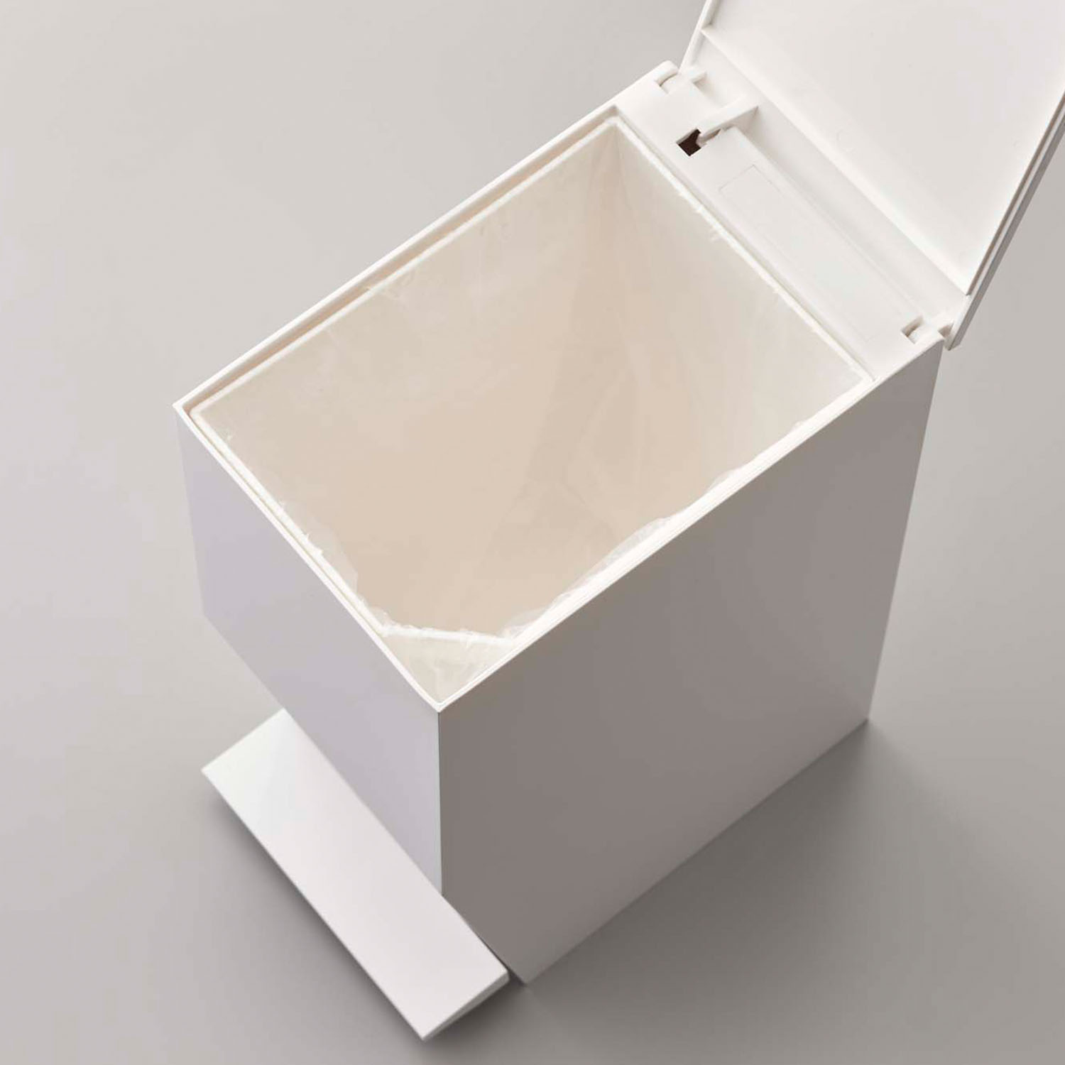 Tower Sanitary Step Rubbish Bin