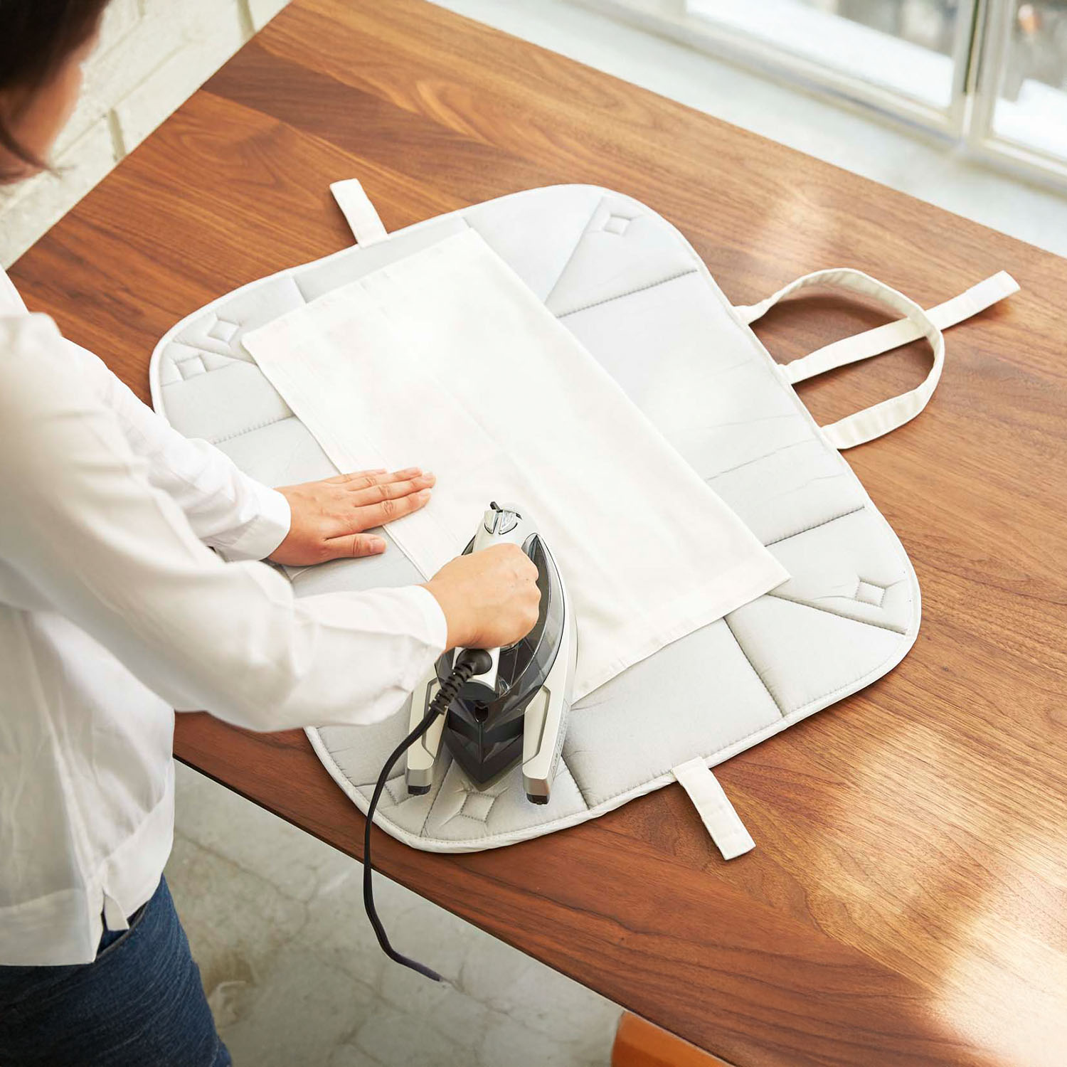 Tower 2-In-1 Ironing Mat And Bag