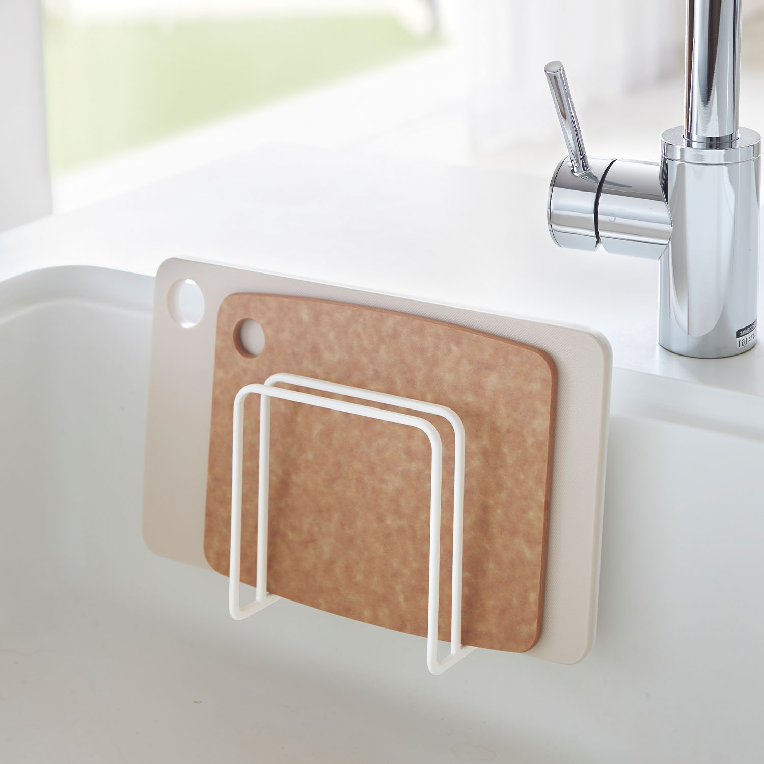 Plate Suction Cup Cutting Board Stand