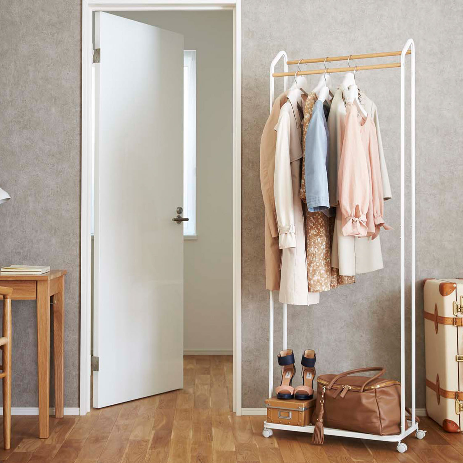 Tower Rolling Garment Rack