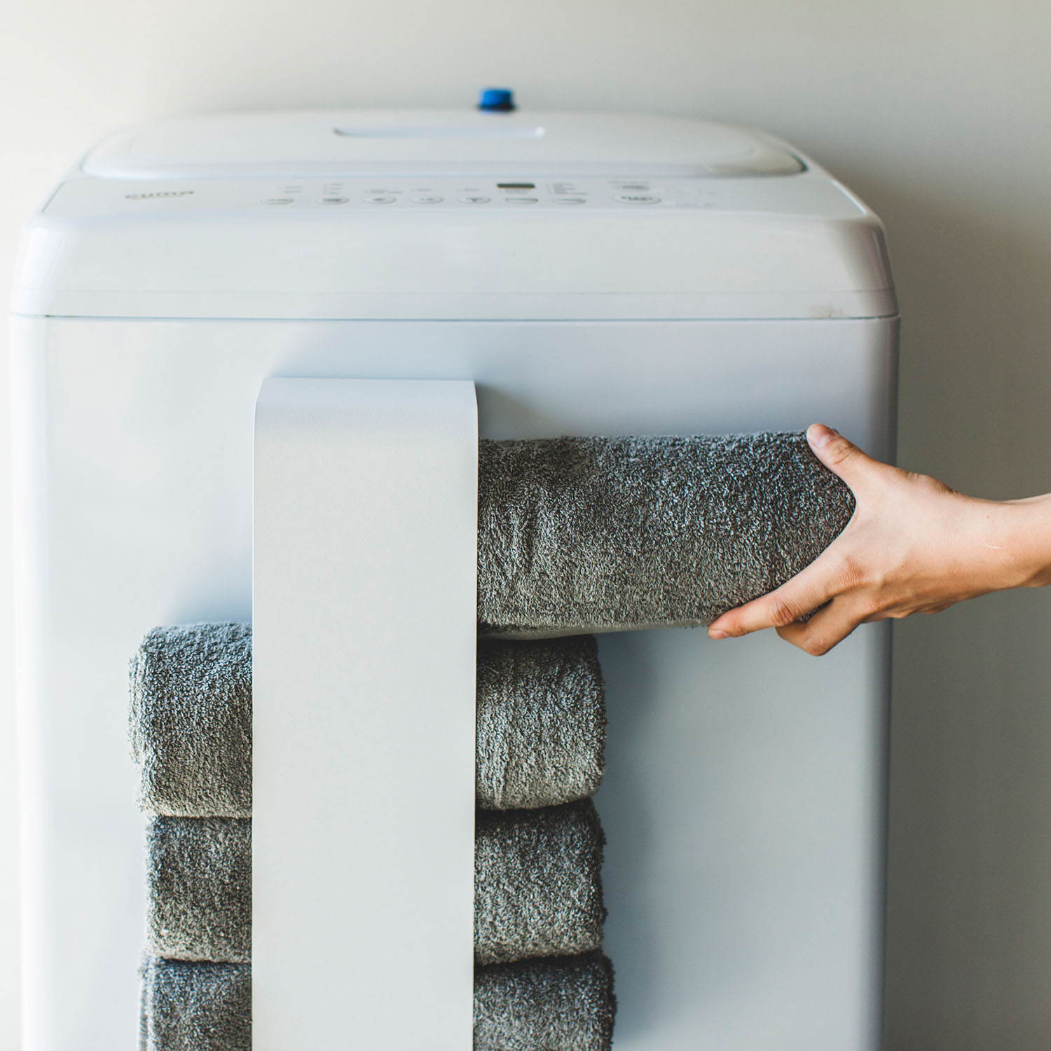 Plate Magnet Bath Towel Holder