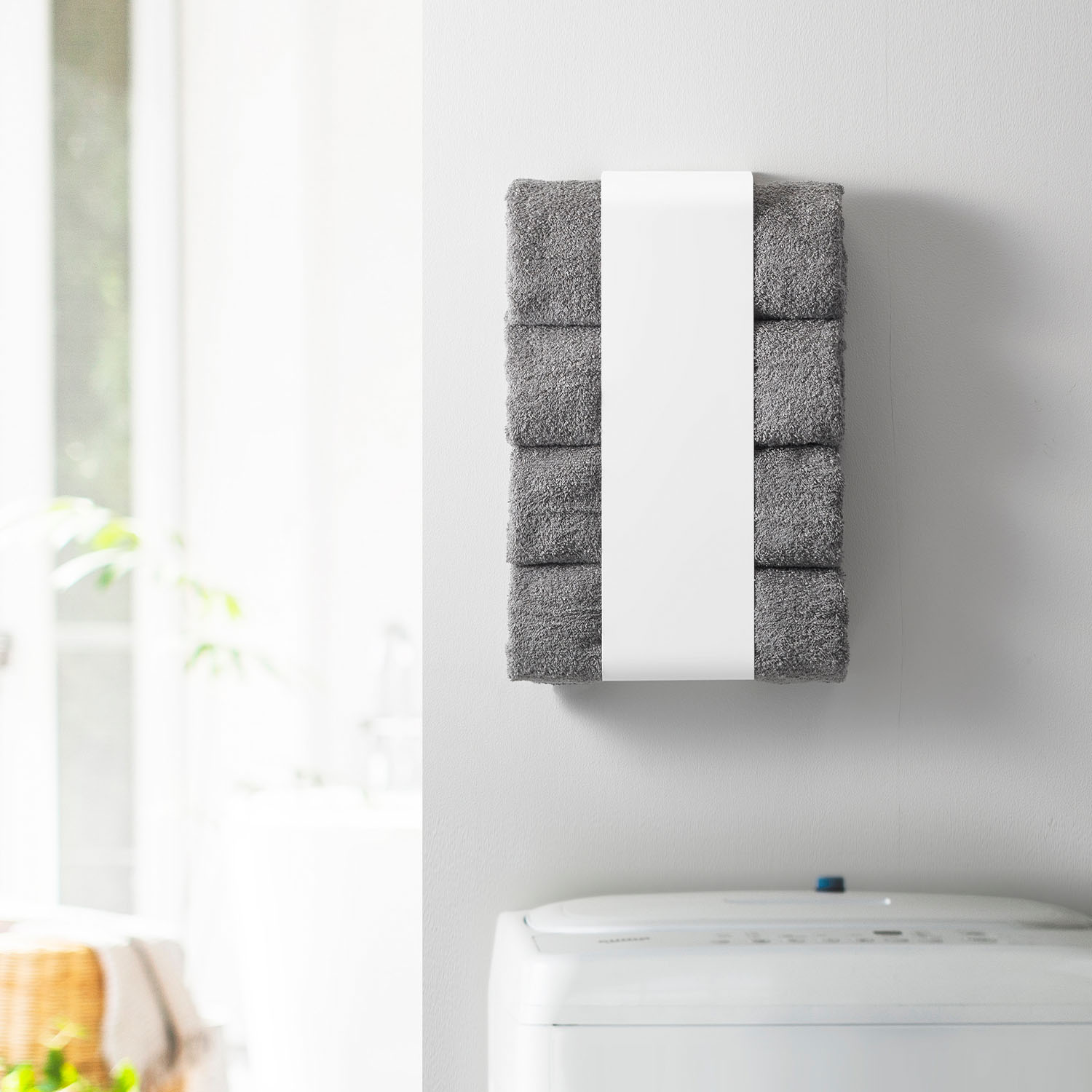 Plate Magnet Bath Towel Holder