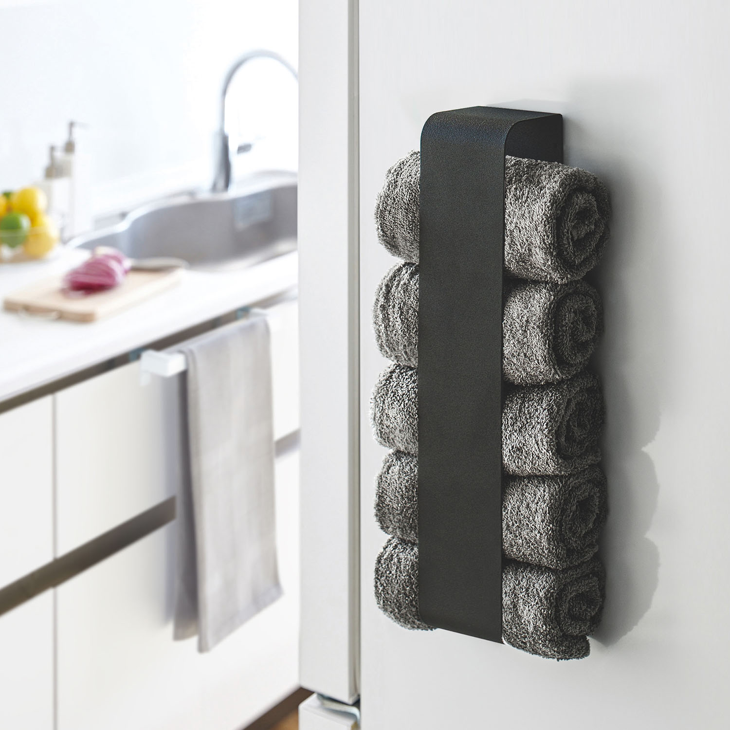 Tower Magnet Towel Holder