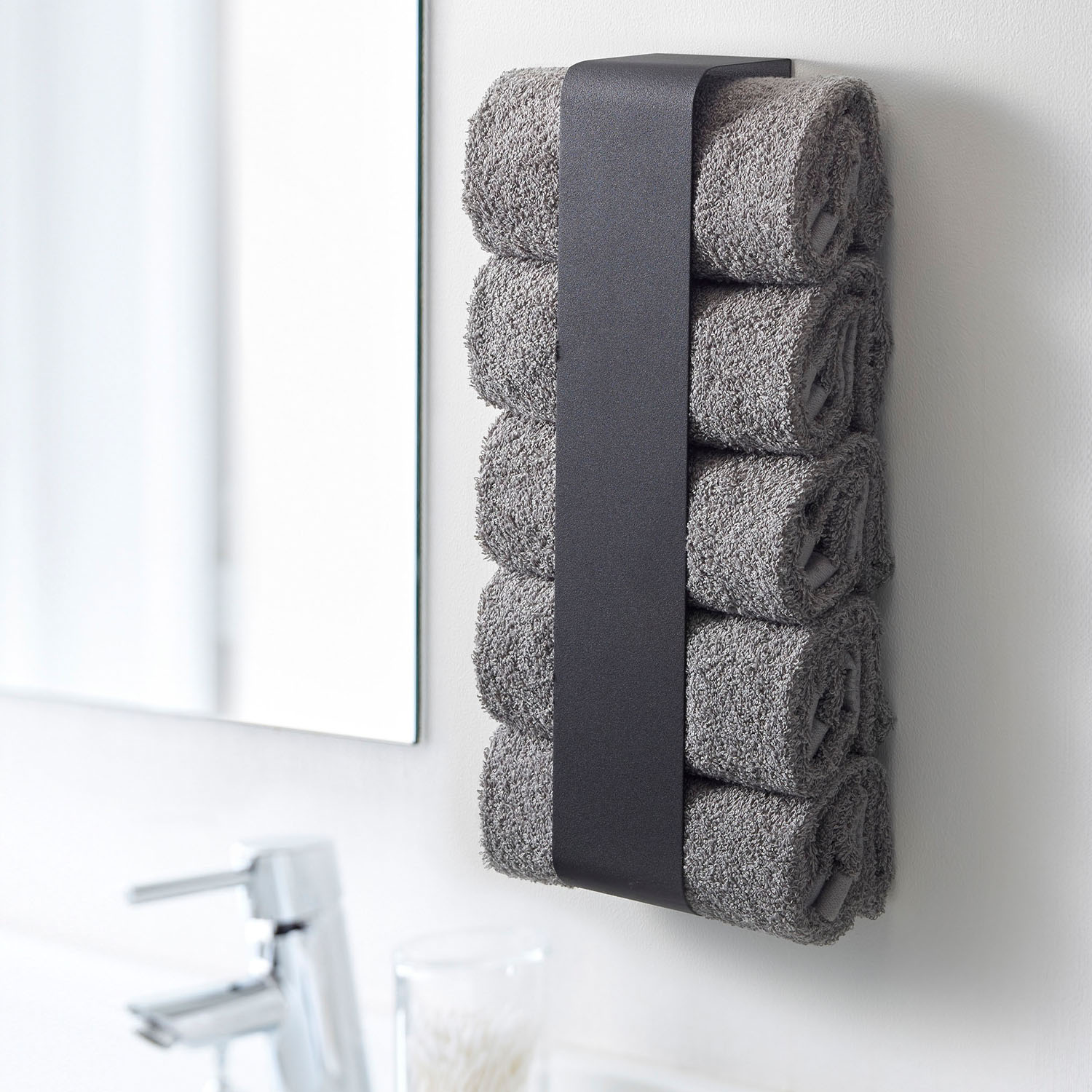 Tower Magnet Towel Holder