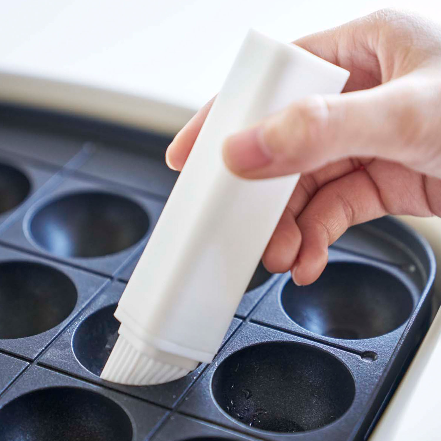 Tower Oil Brush