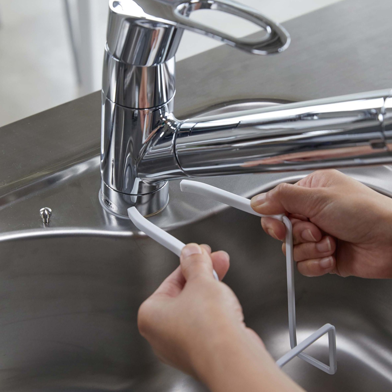 Tower Faucet-Hanging Sponge Holder
