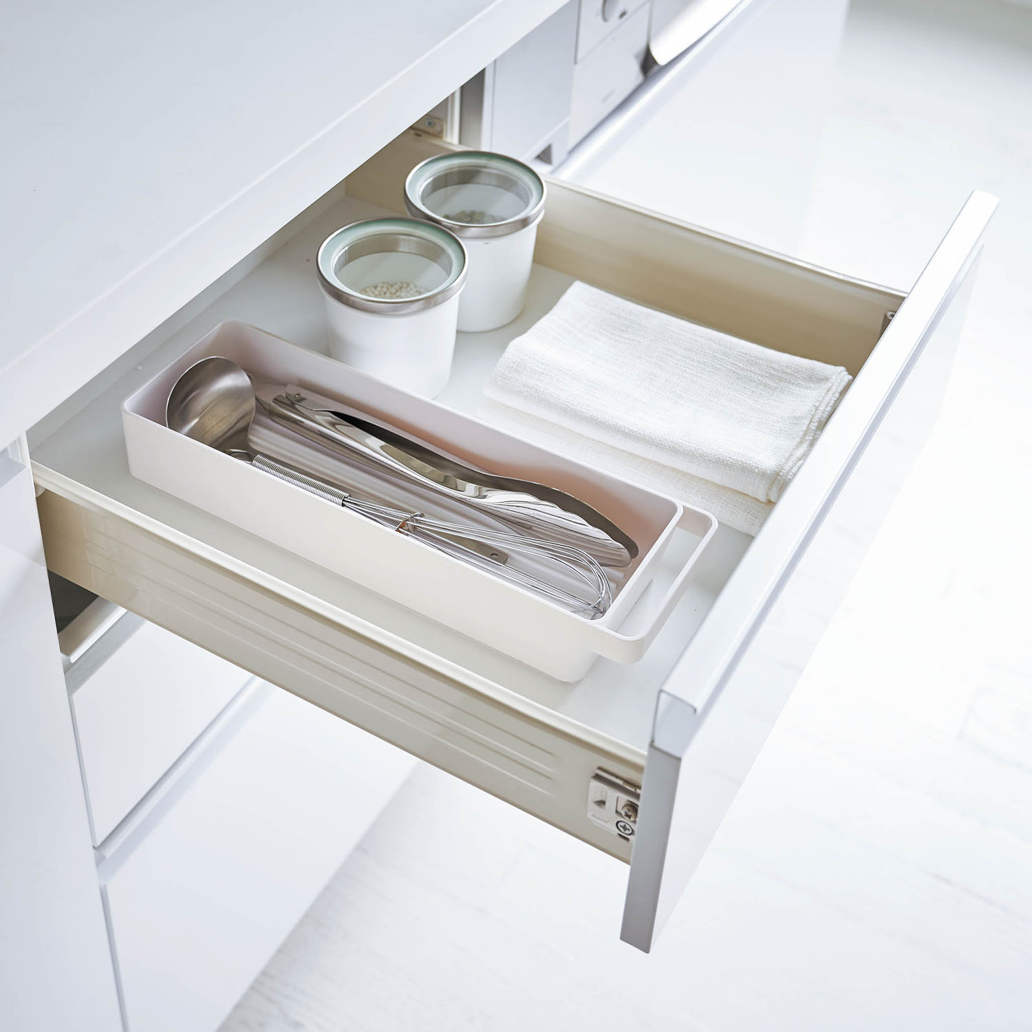 Tower Slim Glass&Mug Storage With Handle