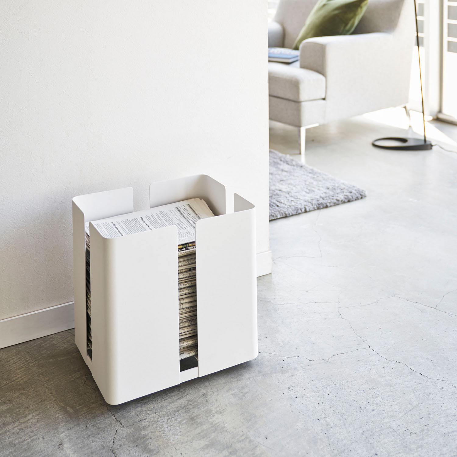Tower Rolling Newspaper Rack