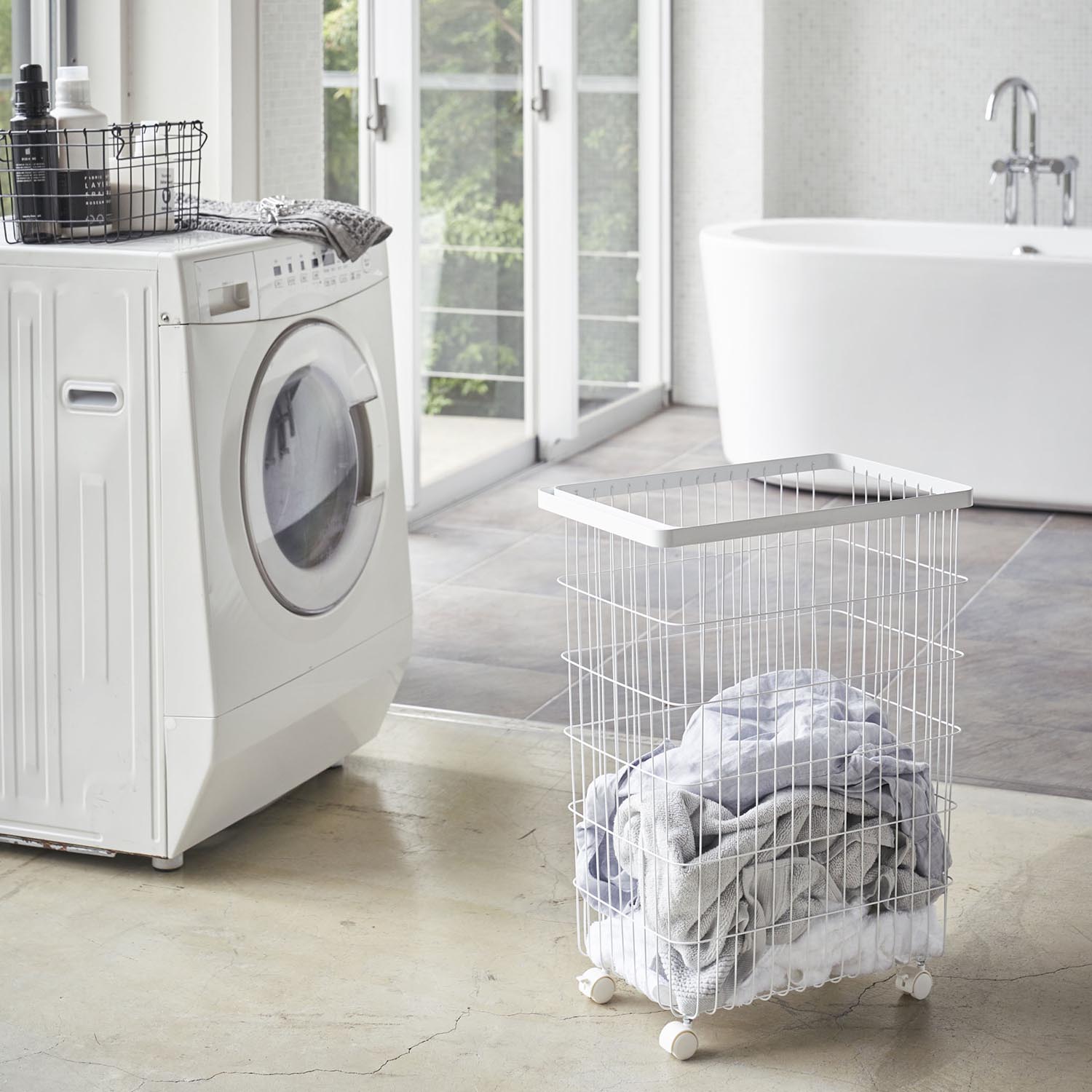 Tower Laundry Basket with casters