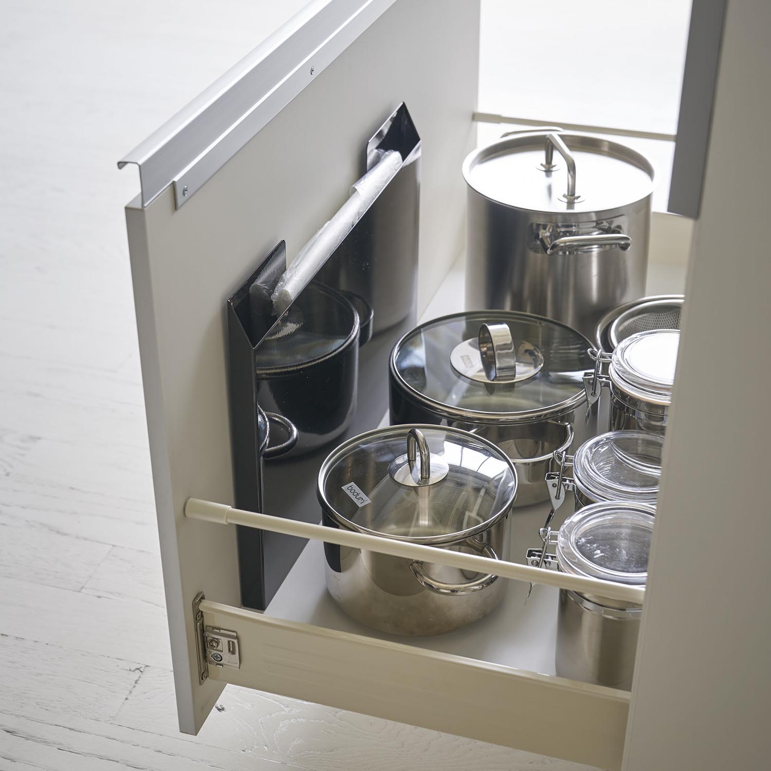 Tower Place Mat Storage