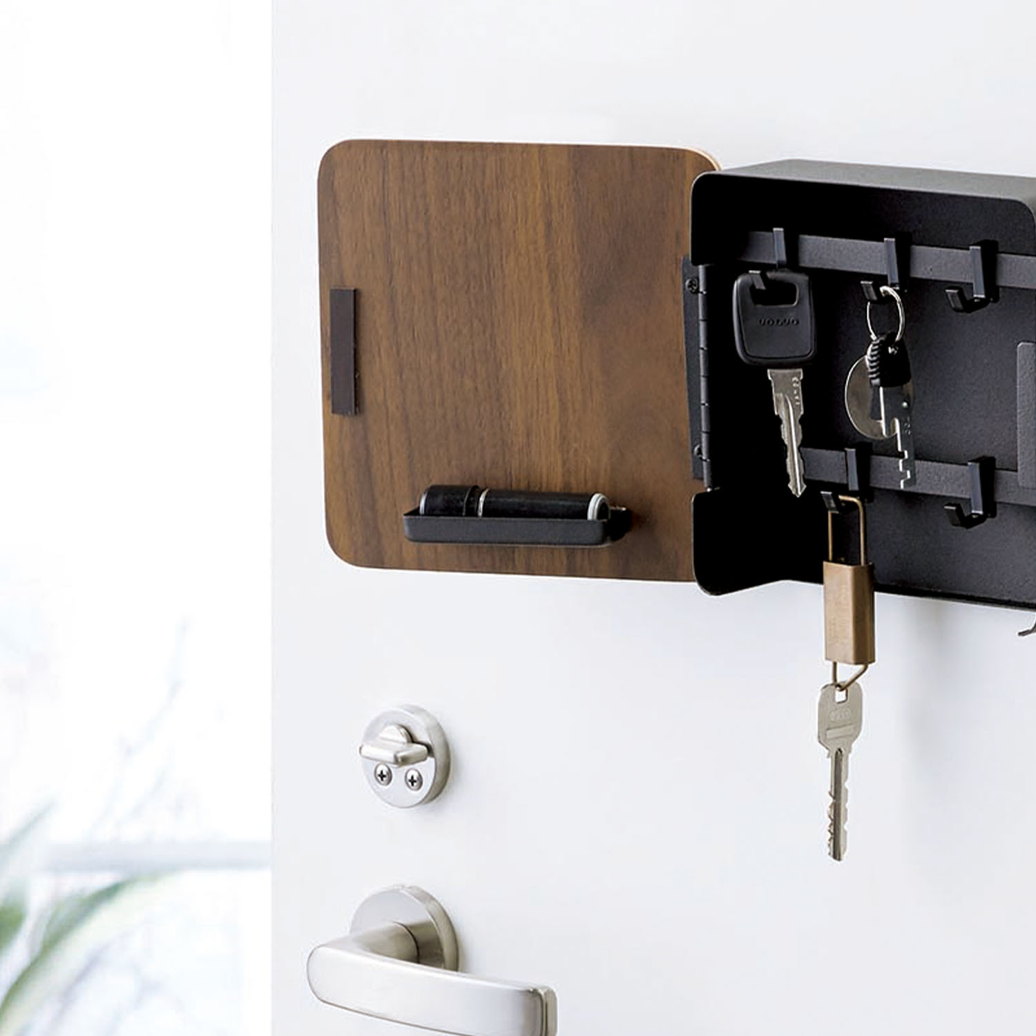 Rin Square Magnetic Key Cabinet