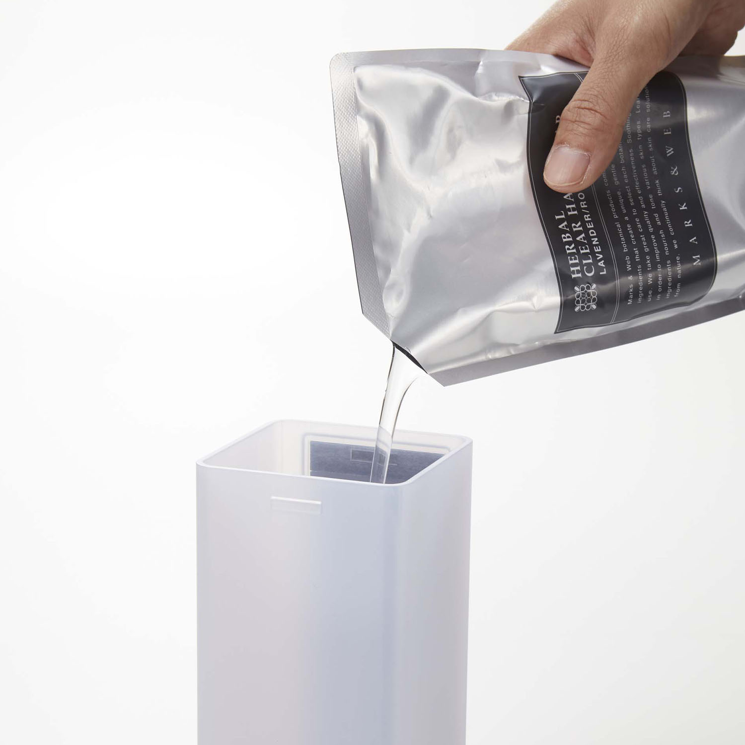 Mist Magnet Laundry Bottle