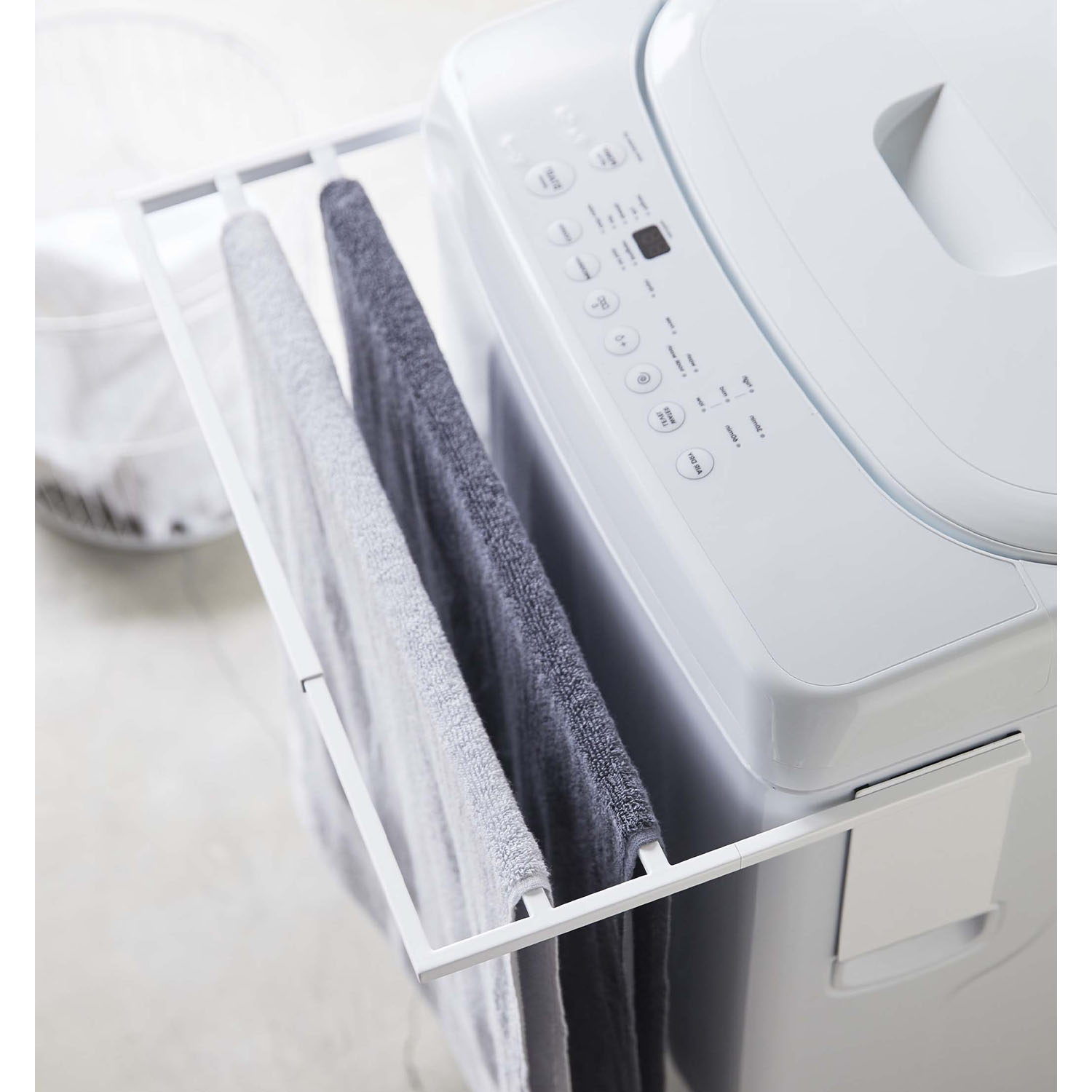 Tower Magnet Bath Towel Hanger