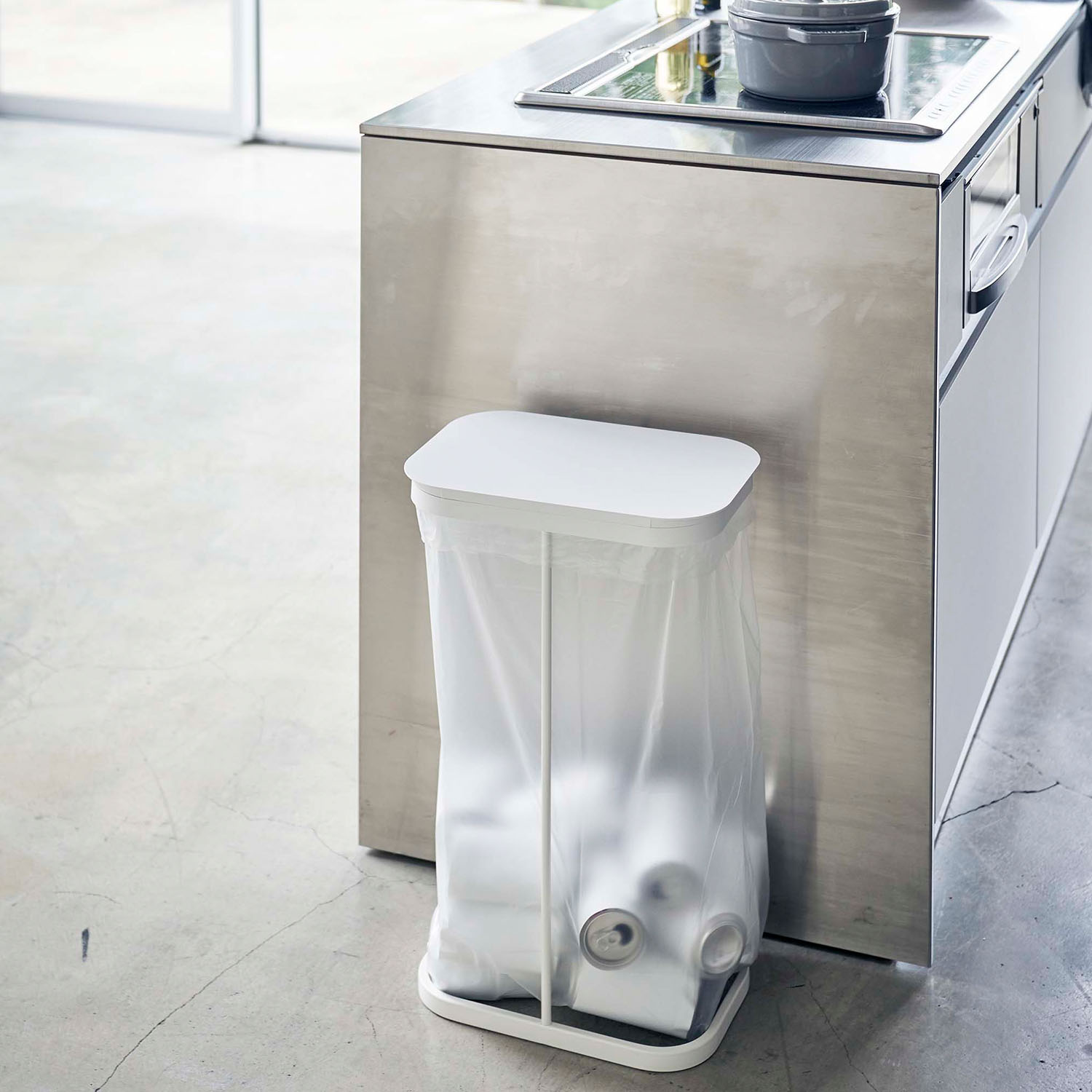 “Easy” Plastic Bag Holder