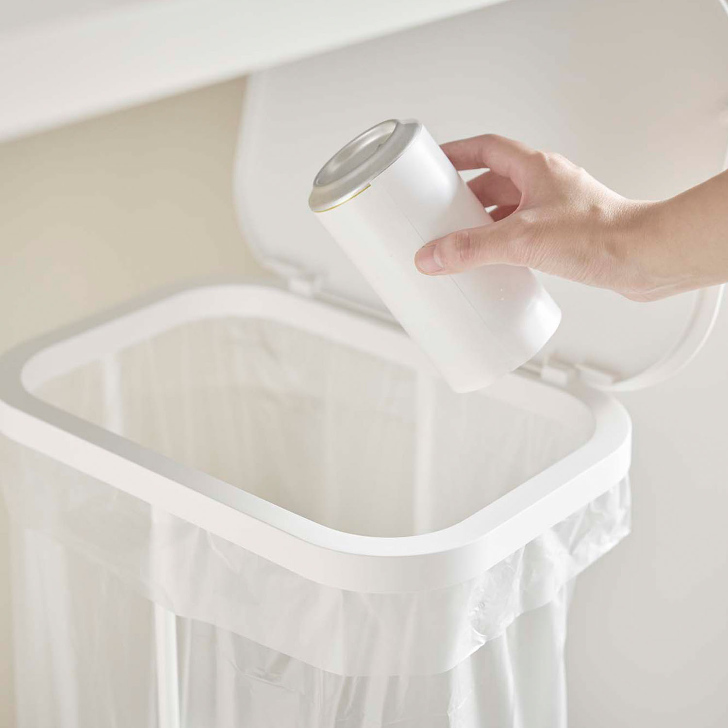 “Easy” Plastic Bag Holder