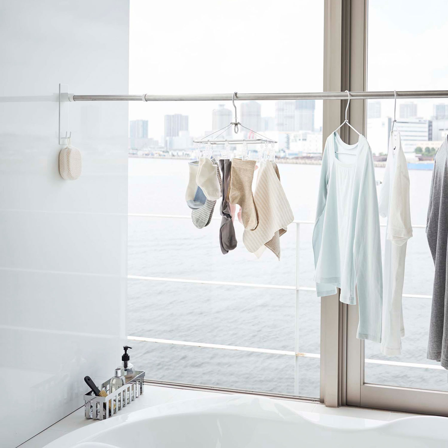 Tower Magnet Bath Room Laundry Pipe Holder