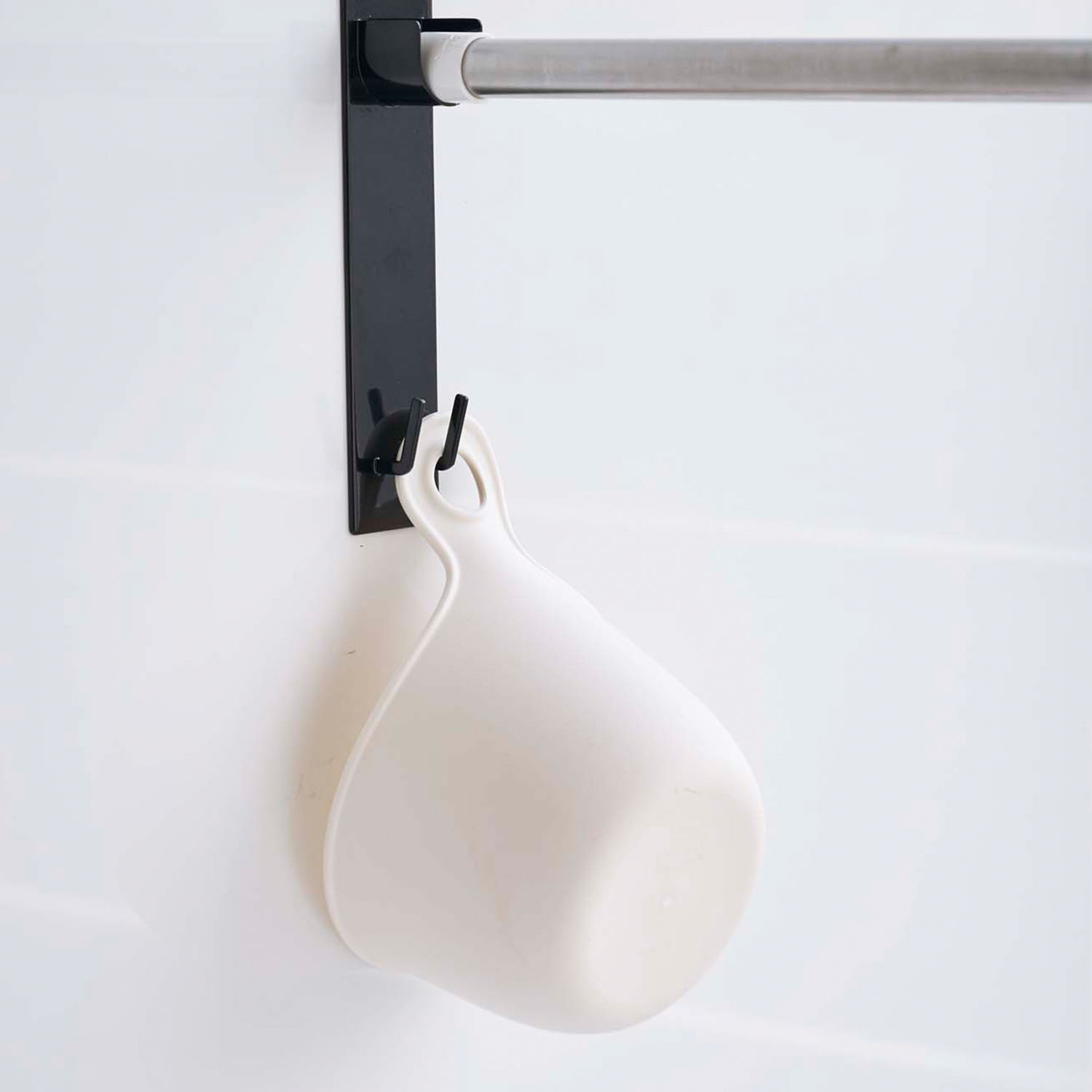 Tower Magnet Bath Room Laundry Pipe Holder