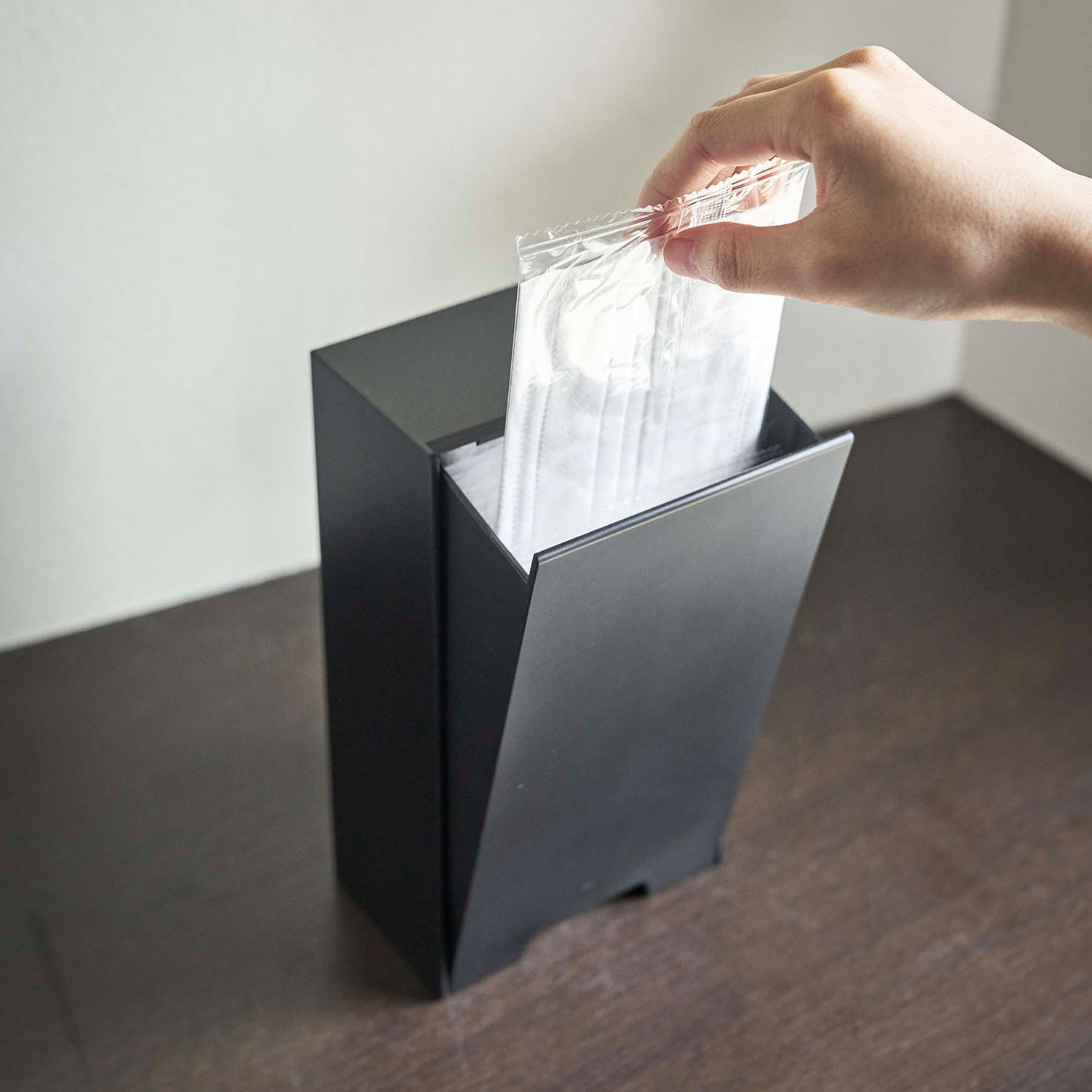 Tower 2Way Magnet Mask Holder