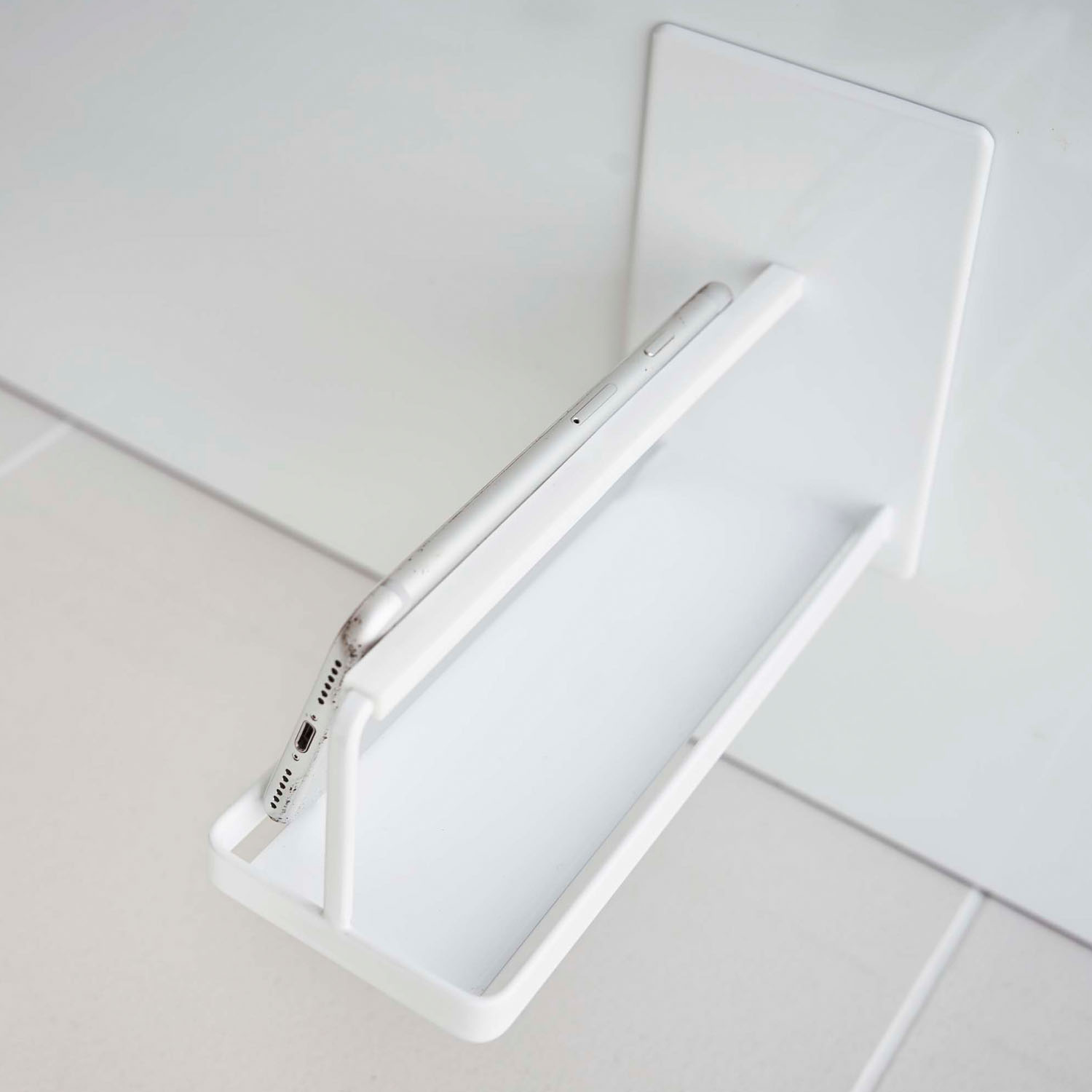 Tower Magnet Smartphone Stand