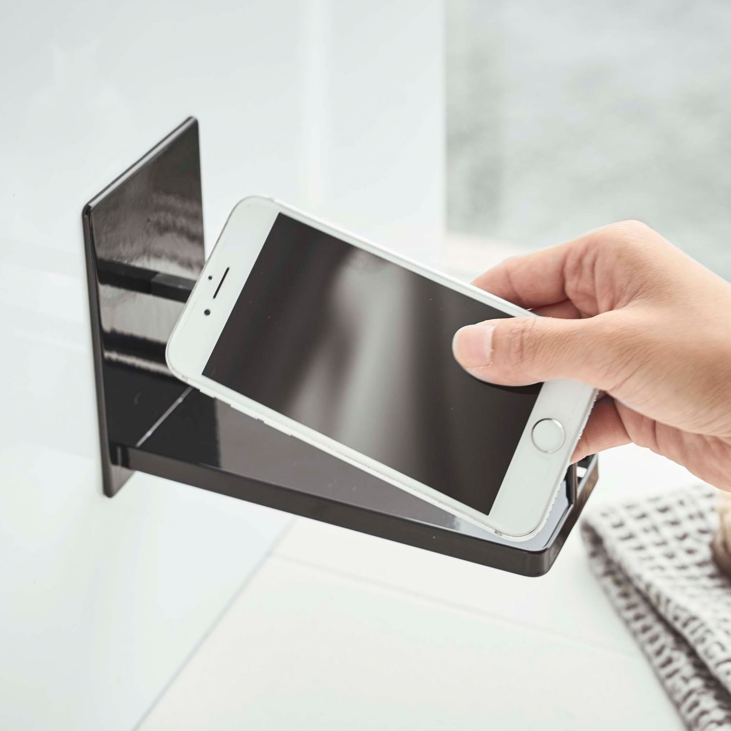 Tower Magnet Smartphone Stand