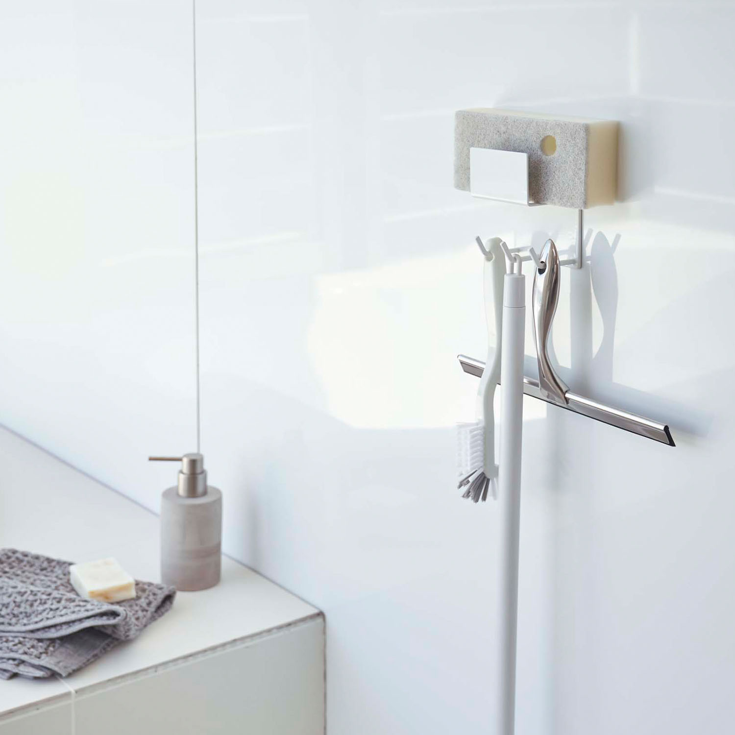 Mist Magnet Cleaning Tool Holder