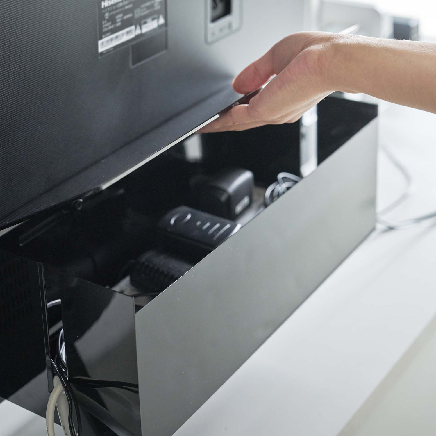 Smart Hidden Cable Box