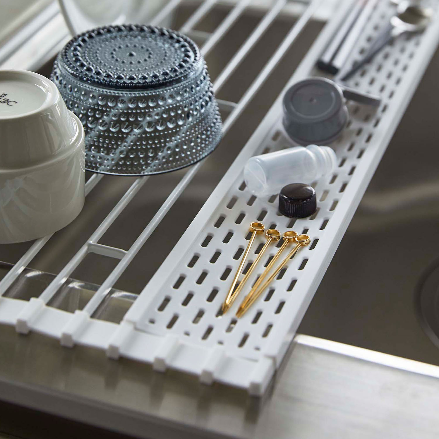 Tower Folding Drainer with Silicone Tray