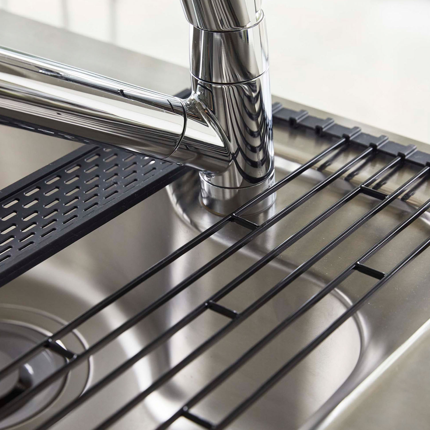Tower Folding Drainer with Silicone Tray
