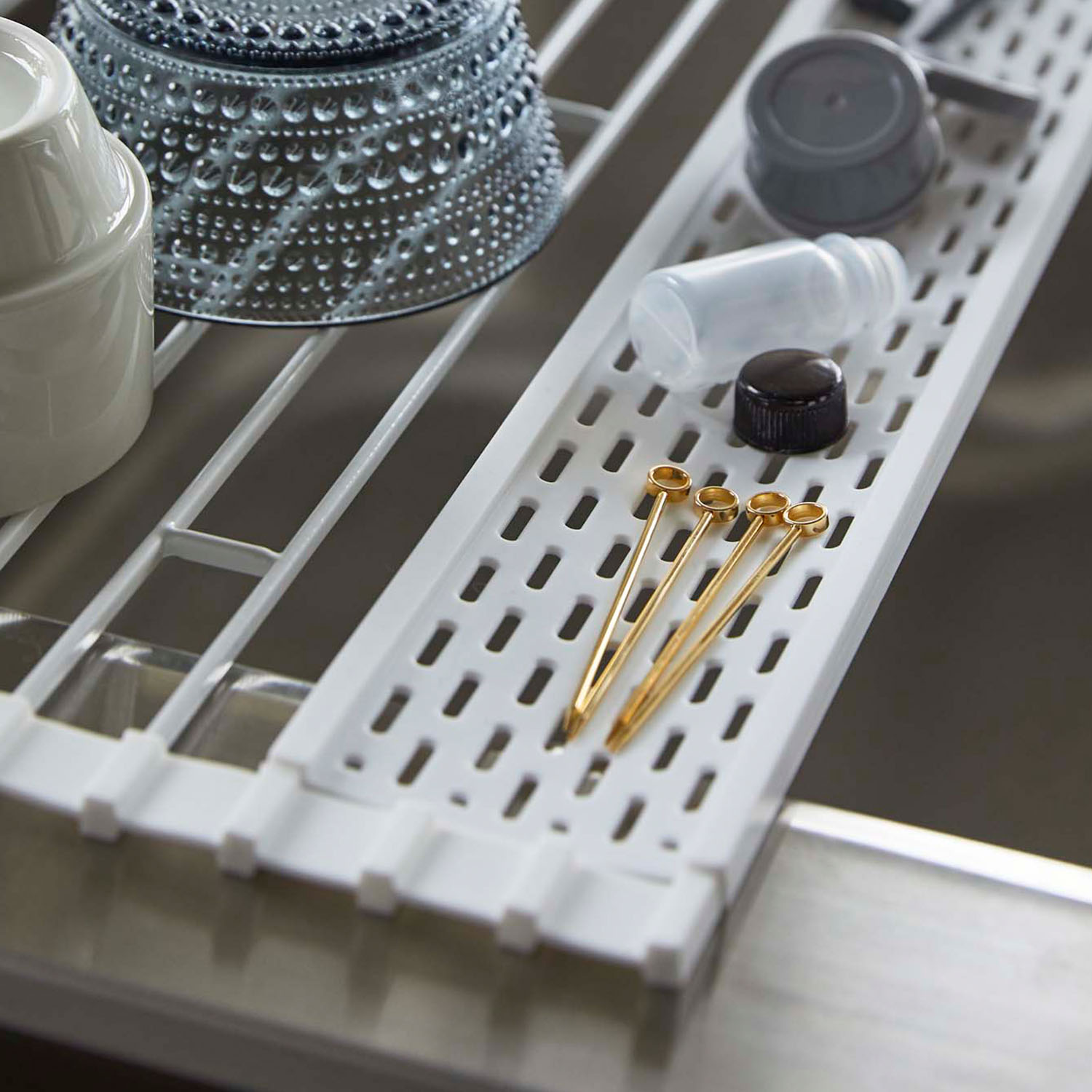 Tower Folding Drainer with Silicone Tray