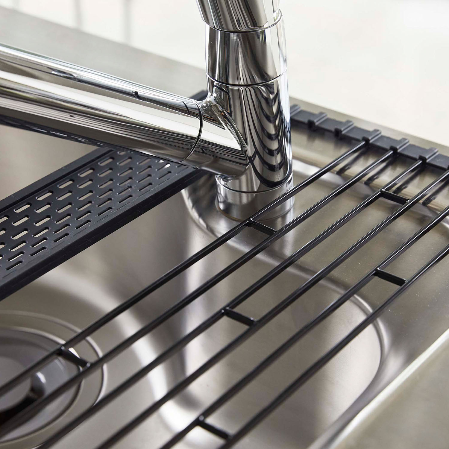 Tower Folding Drainer with Silicone Tray