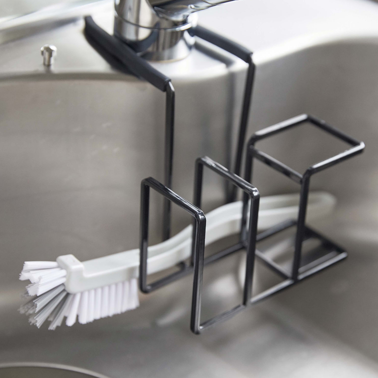 Tower Sling Sponges & Brush Holder