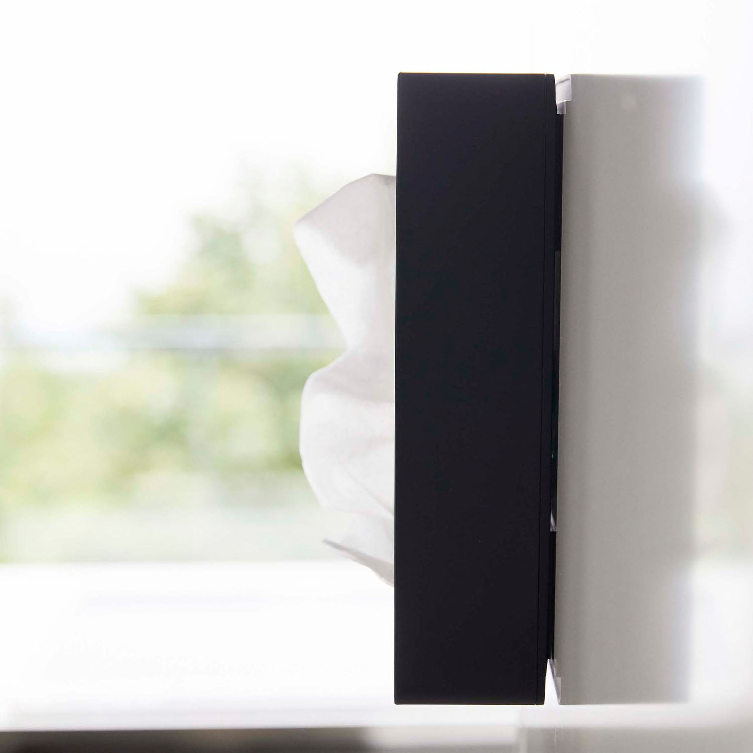 Tower Magnet Compact Tissue Paper Case