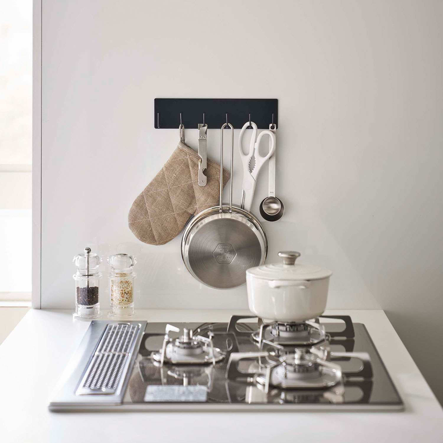 Tower 6-Hook Kitchen Tool Hanger For Magnet Panel Organiser