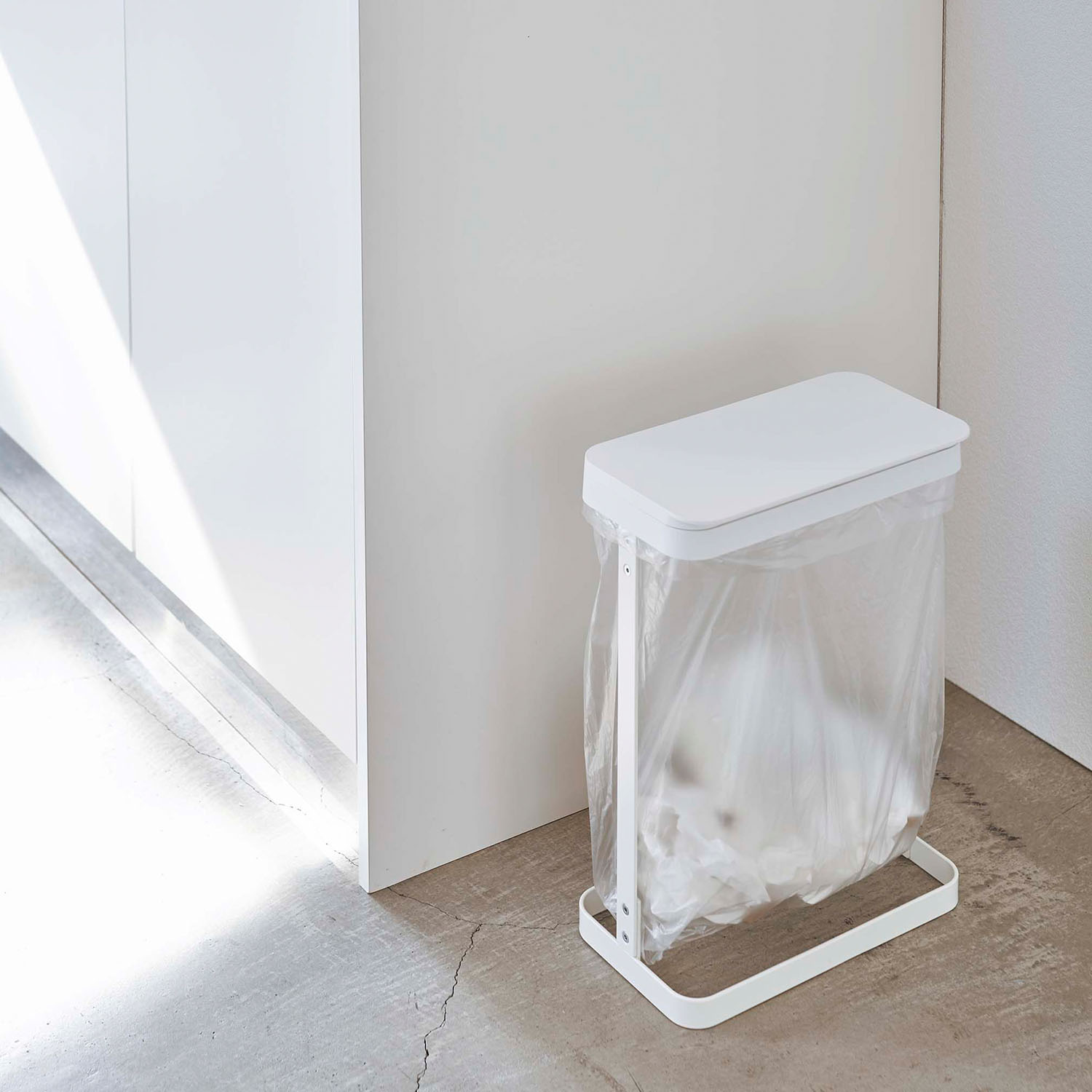Luce Garbage Bag Holder