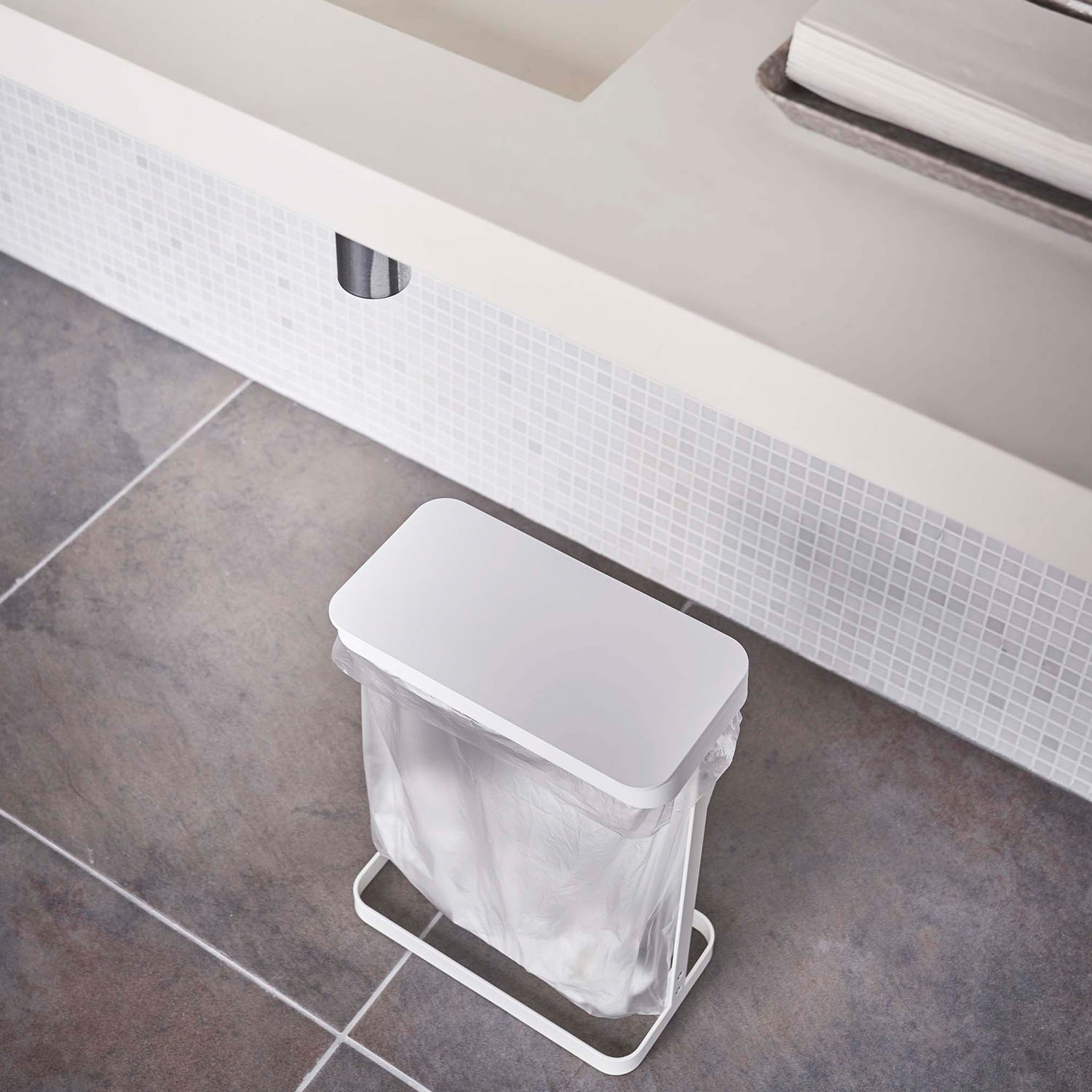 Luce Garbage Bag Holder